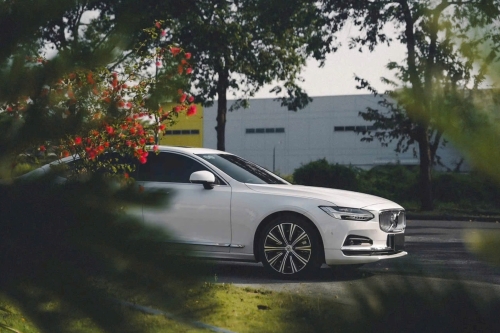 Volvo S90: Ngoại Thất Và Nội Thất Có Những Màu Gì?