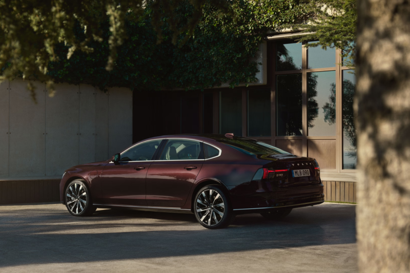 Volvo S90 Plug-in Hybrid Ultra 2026