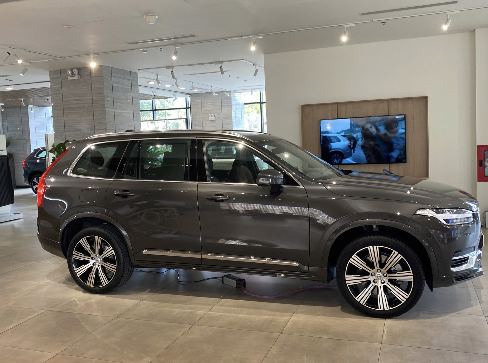 Volvo XC90 Plug-in Hybrid Ultra (T8 Recharge): SUV 7 Chỗ Đẳng Cấp và An Toàn Tuyệt Đối