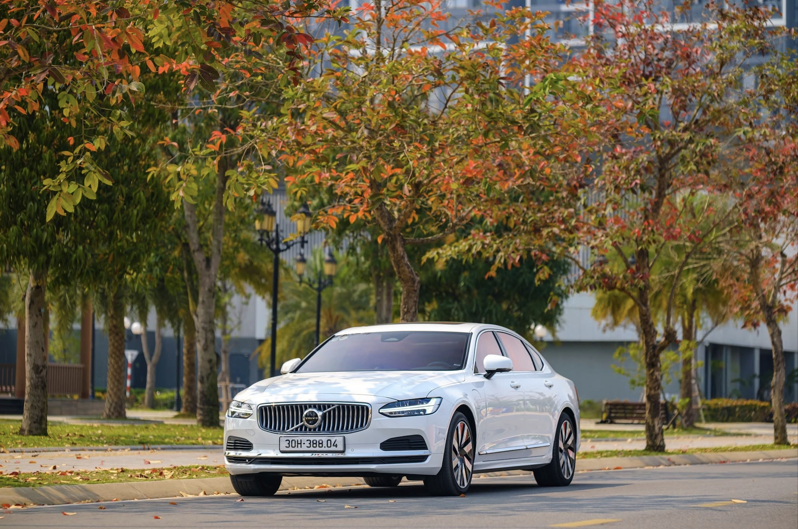 Volvo S90 Plug-in Hybrid Ultra – Sang trọng và bền vững