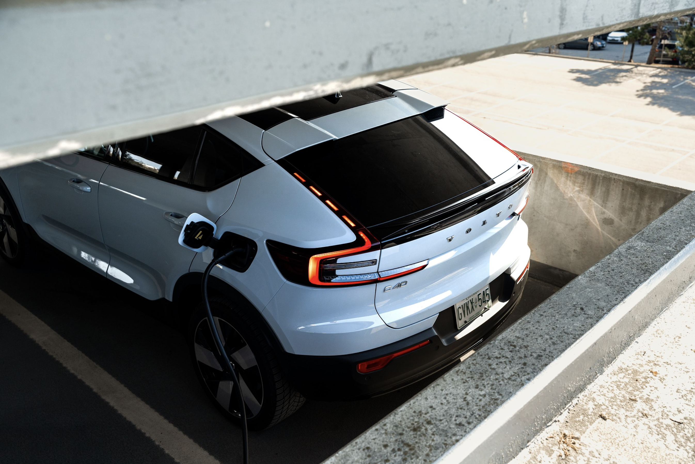Công nghệ hỗ trợ lái bán tự động Pilot Assist trên Volvo