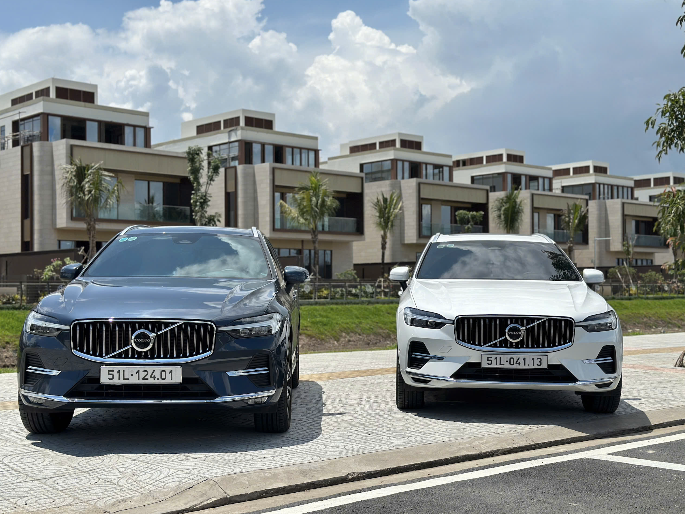 Volvo XC60 Ultra và Volvo XC60 Plug-in Hybrid Ultra – Chọn xe nào?