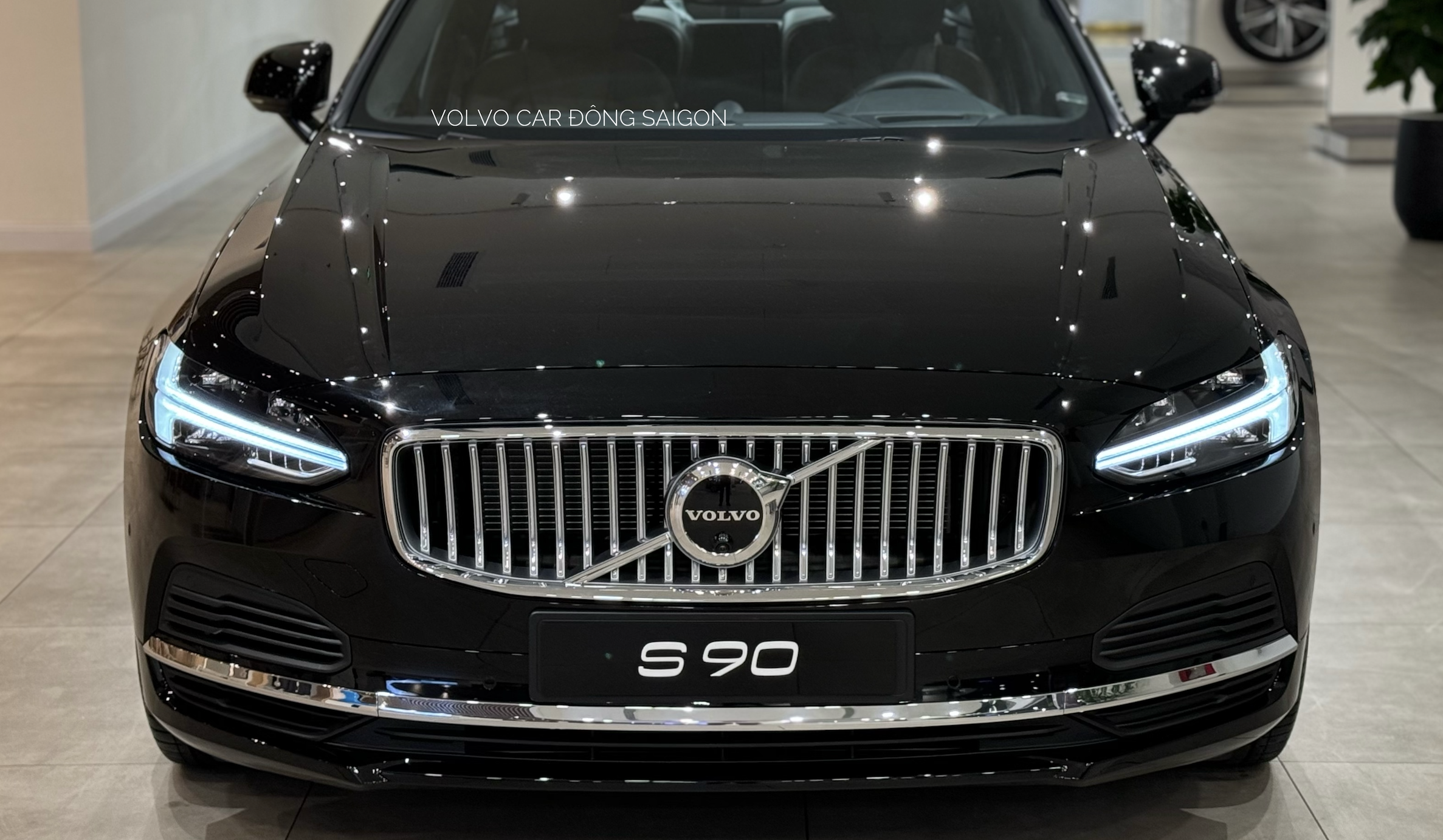 Mặt ga lăng Volvo S90 Plug-in Hybrid Ultra