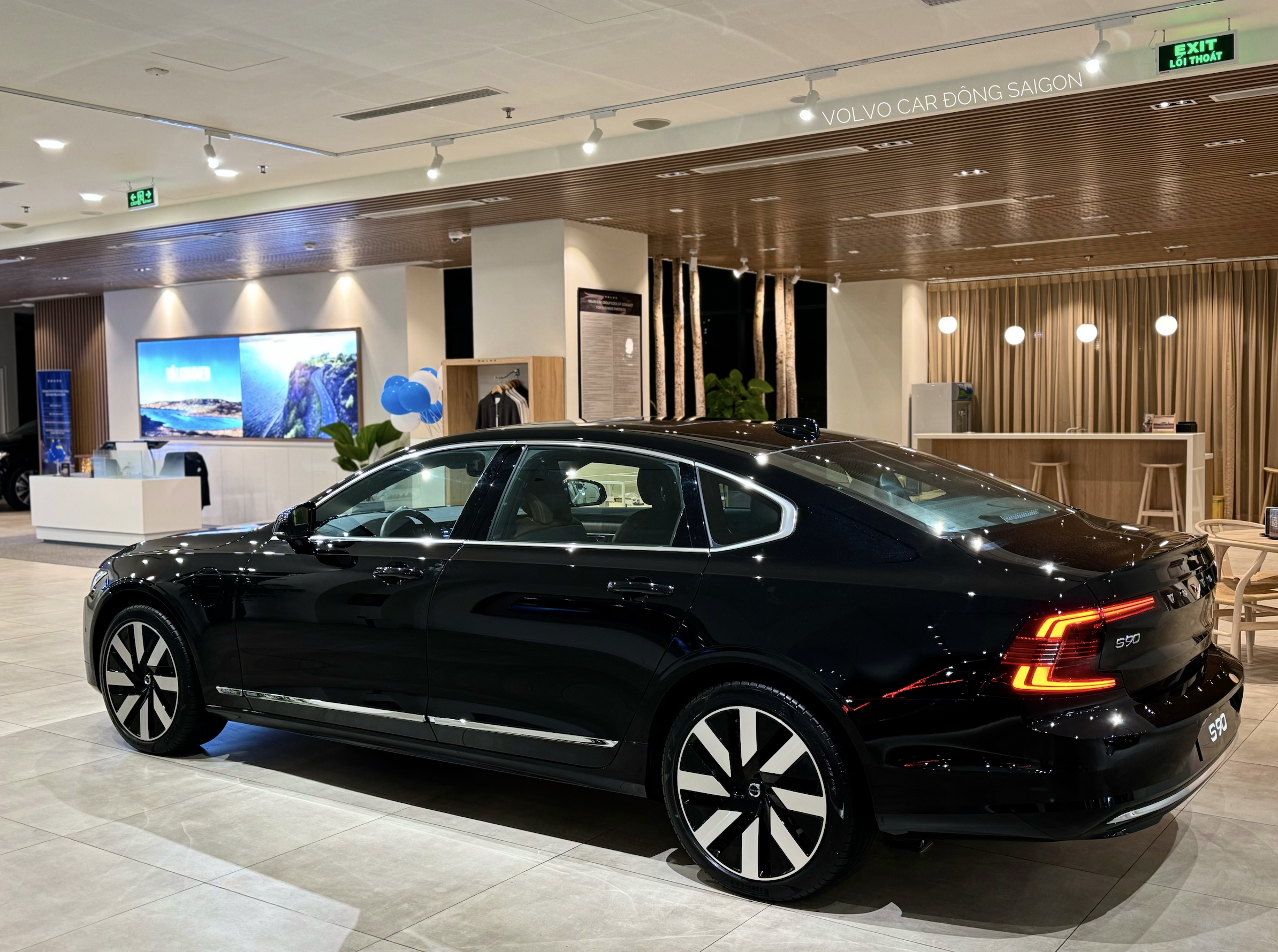 Ngoại Thất Volvo S90 Plug-in Hybrid Ultra