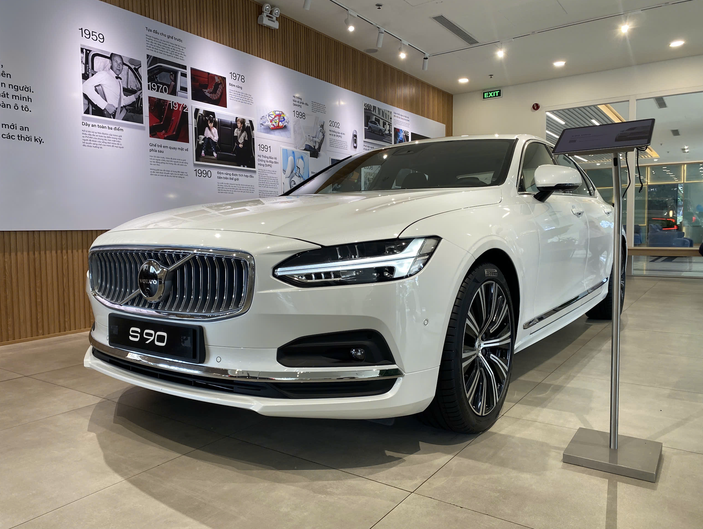 Ngoại Thất Volvo S90 Ultra