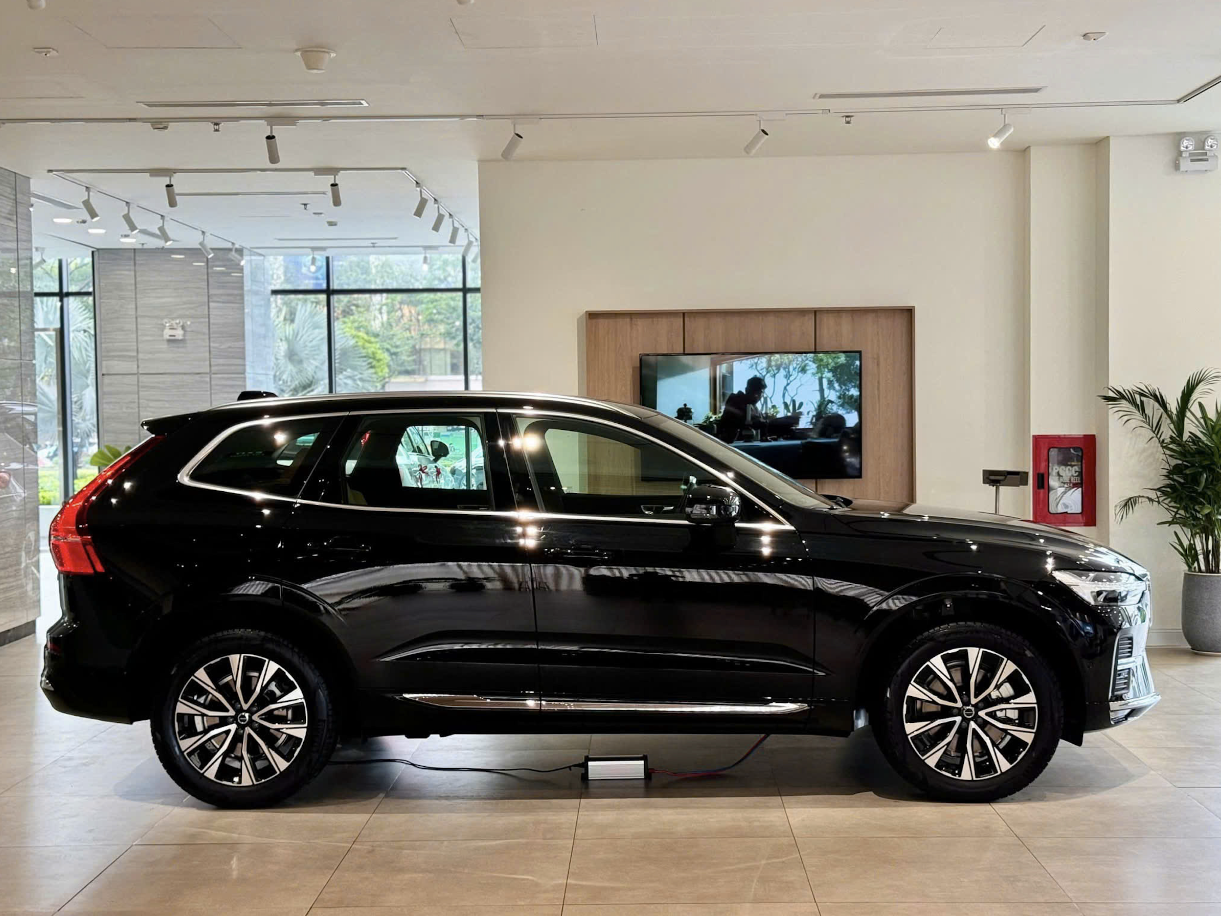 Ngoại thất Volvo XC60 Plug-in Hybrid Ultra