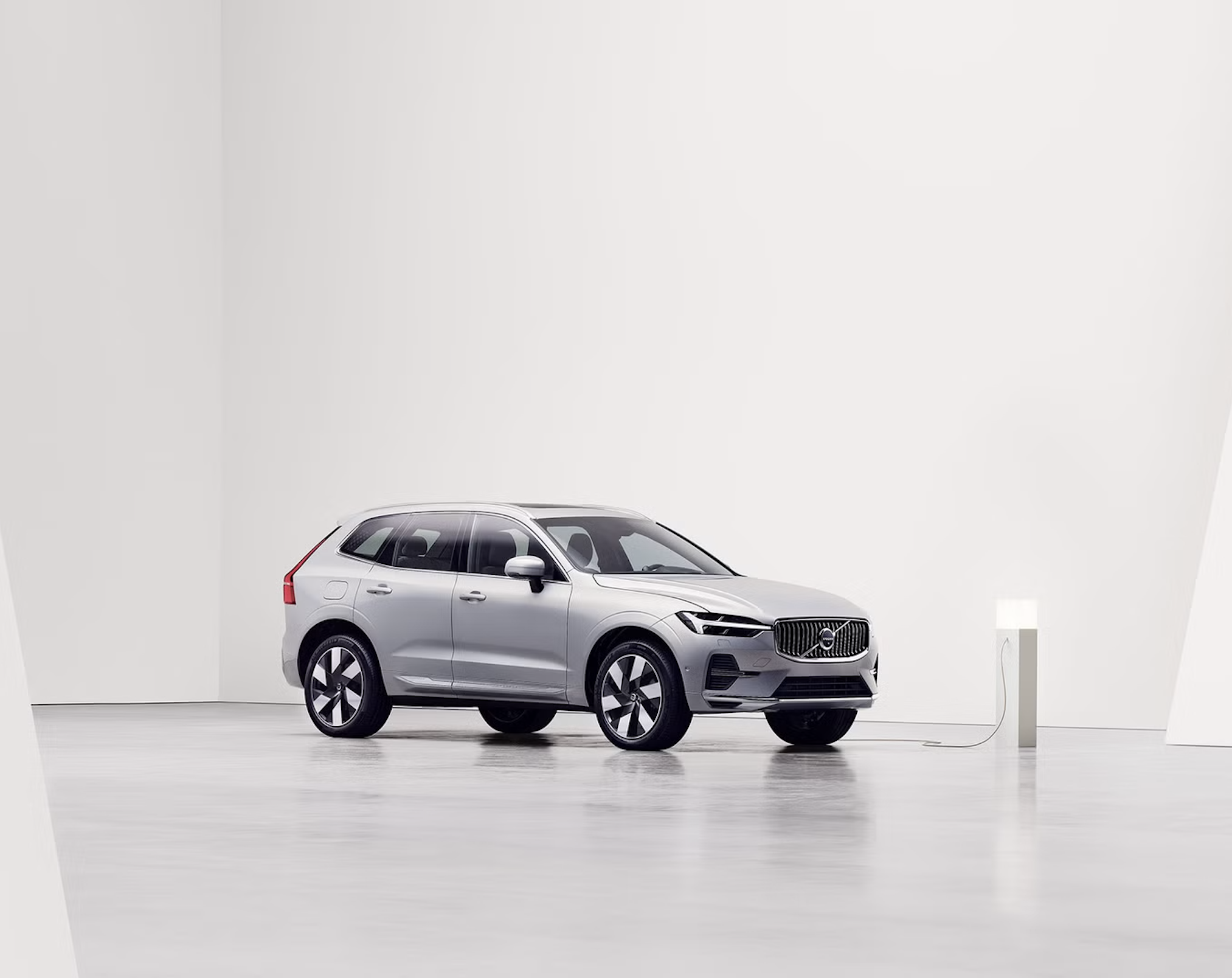 Ngoại Thất Volvo XC60 Plug-in Hybrid Ultra