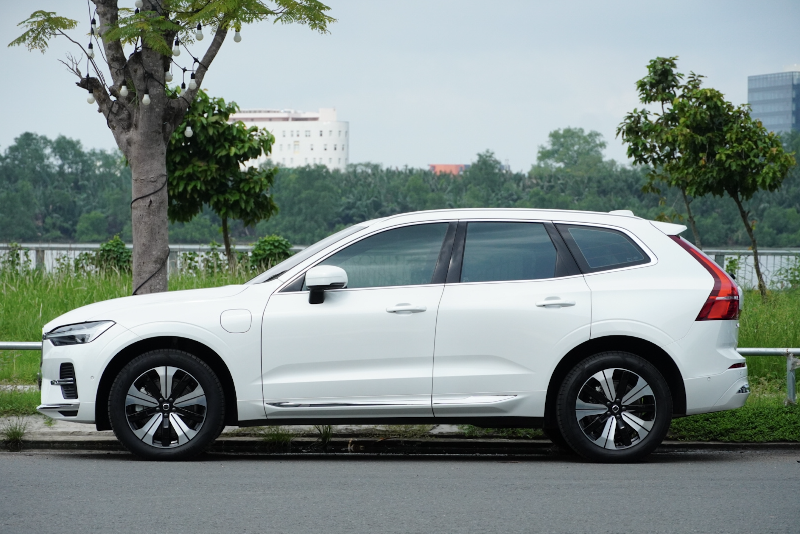 Ngoại thất Volvo XC60 Plug-in Hybrid Ultra