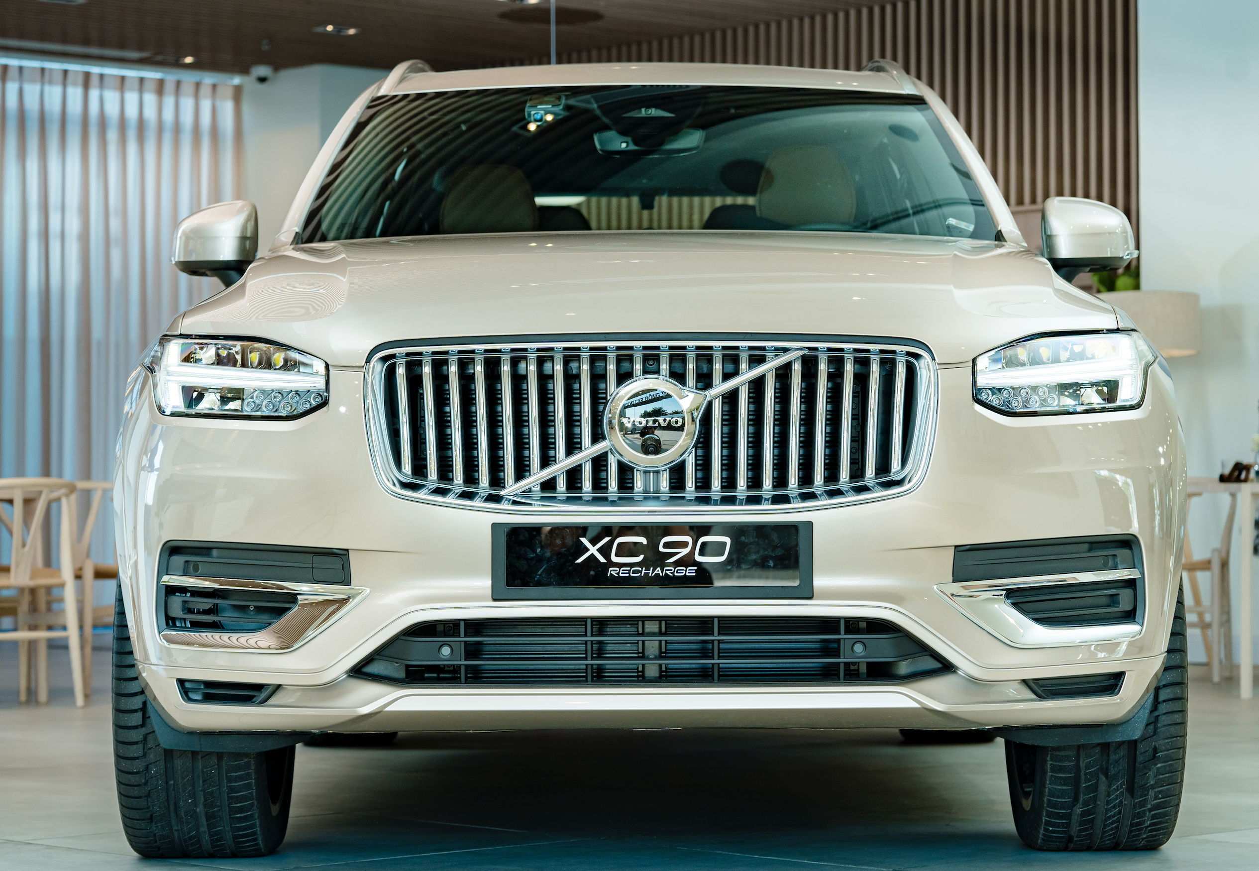  Cản trước Volvo XC90 Plug-in Hybrid Ultra