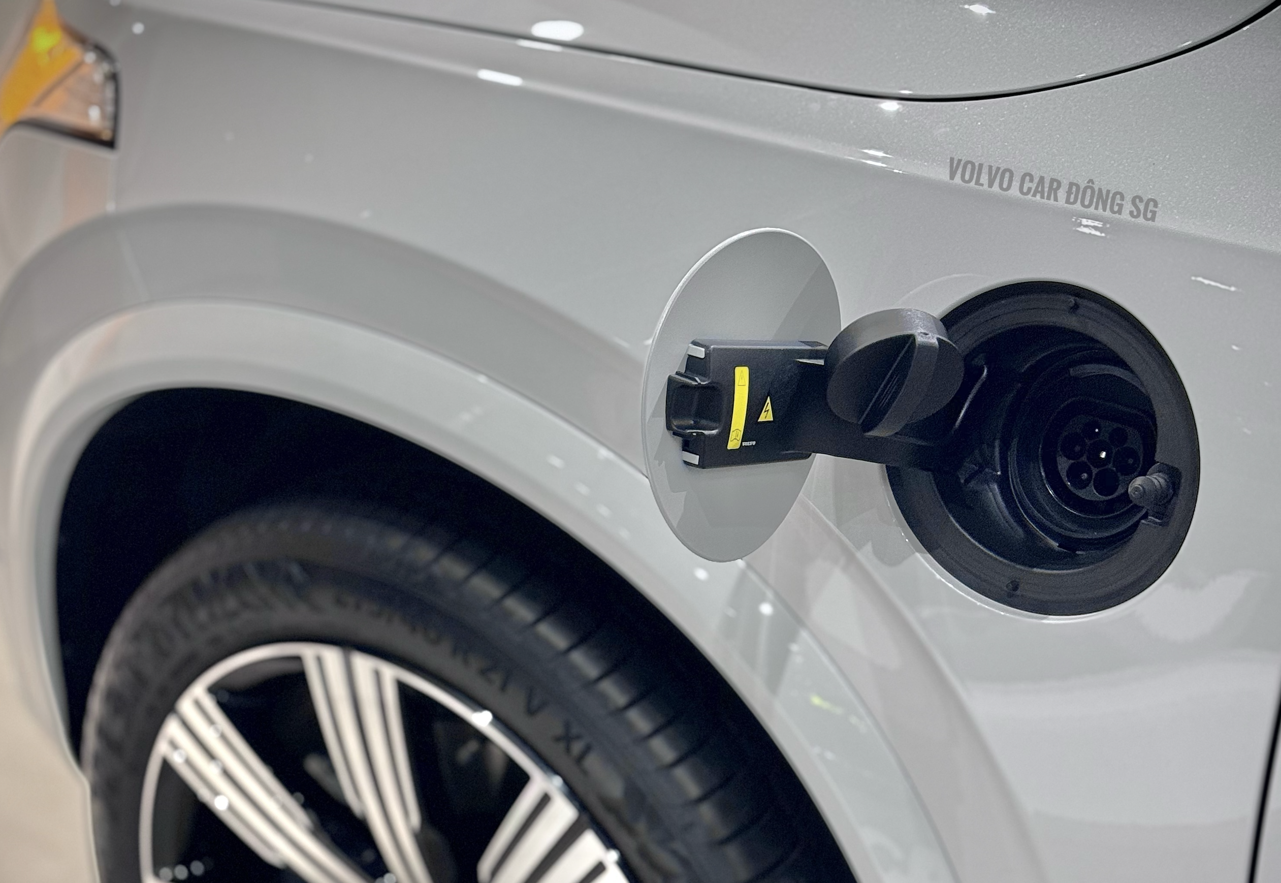 Cổng sạc Volvo XC90 Plug-in Hybrid Ultra