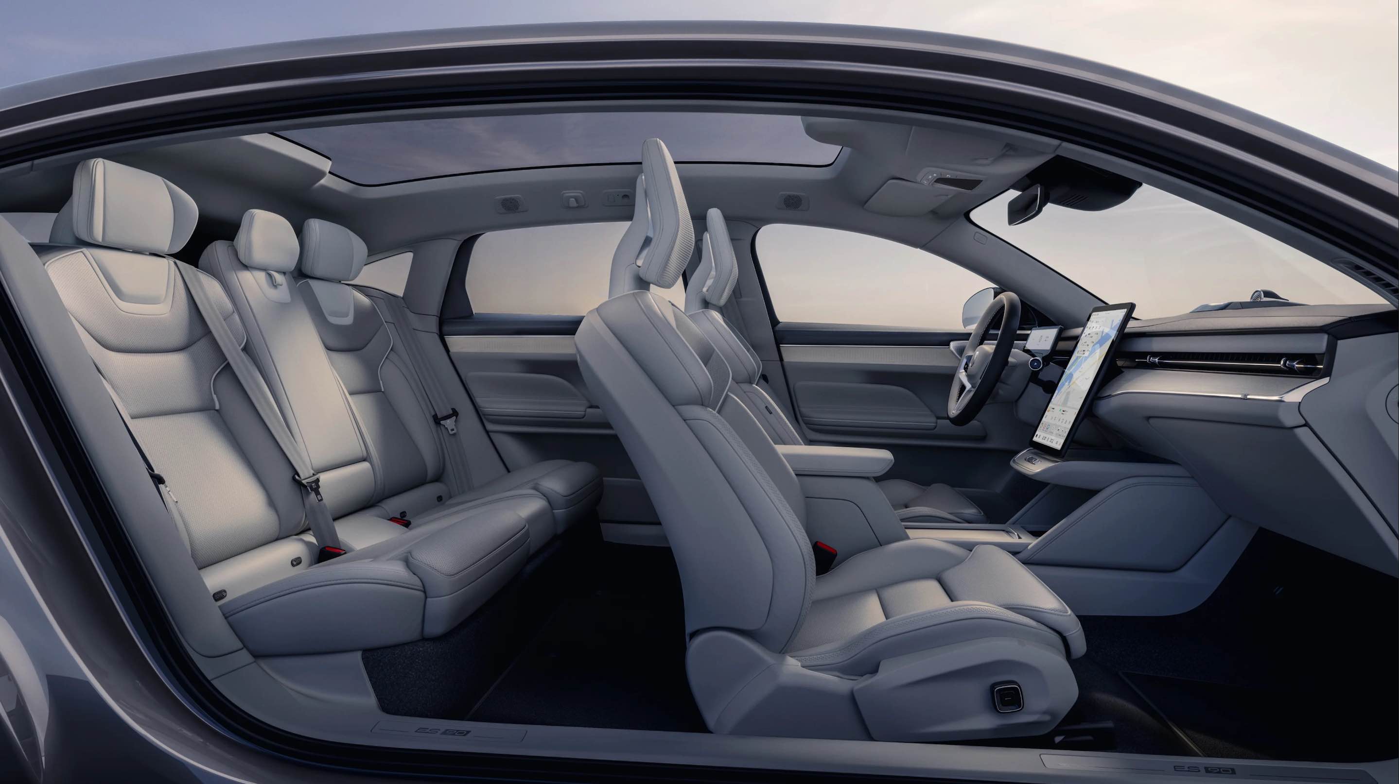 Trần kính volvo es90