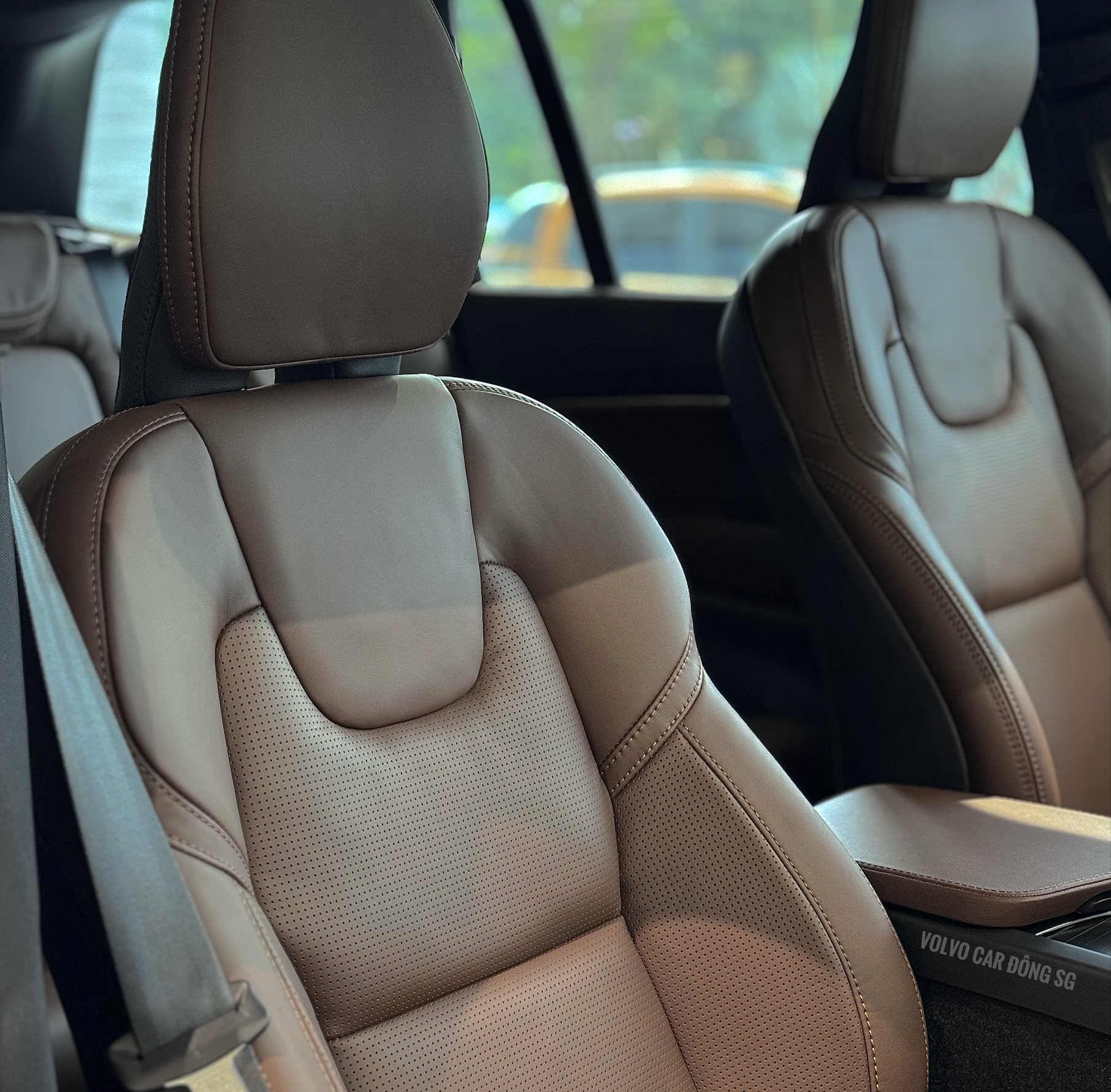 Chất Liệu Cao Cấp & Chế Tác Tinh Xảo: Nâng Tầm Đẳng Cấp Cho Nội Thất Volvo XC90