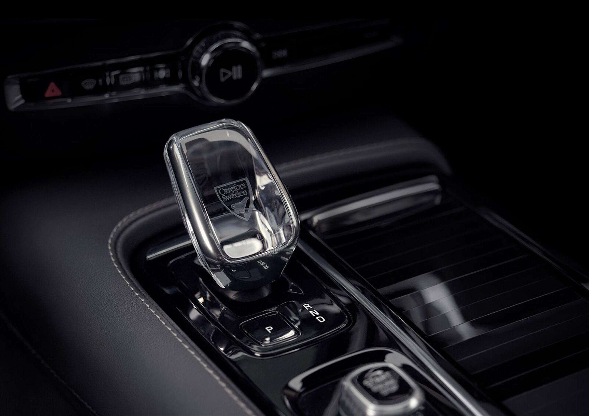 Cần Số Pha Lê Orrefors Volvo