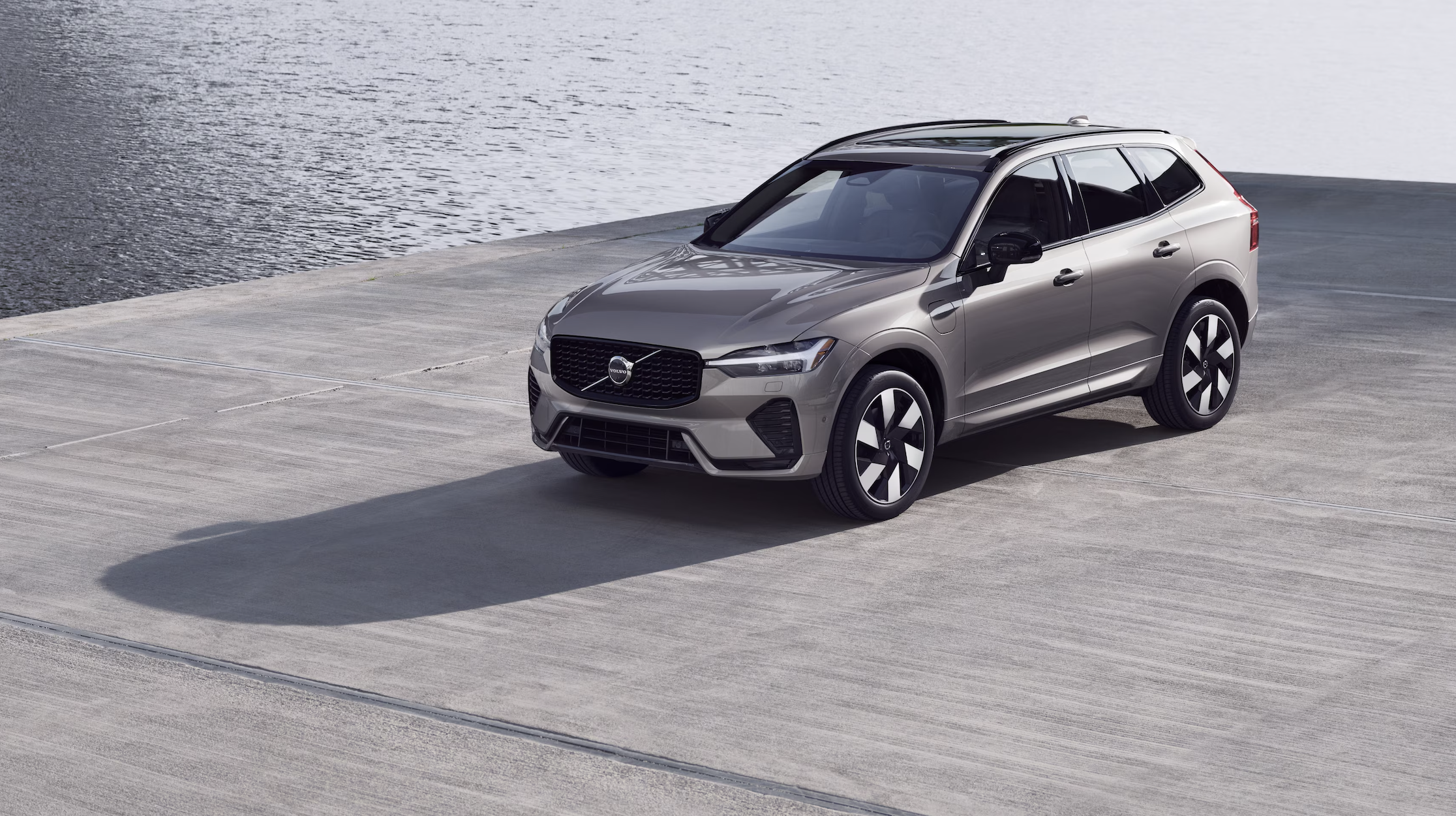 Tổng quan So sánh Volvo XC90 Plug-in Hybrid Ultra và Volvo XC60 Plug-in Hybrid Ultra