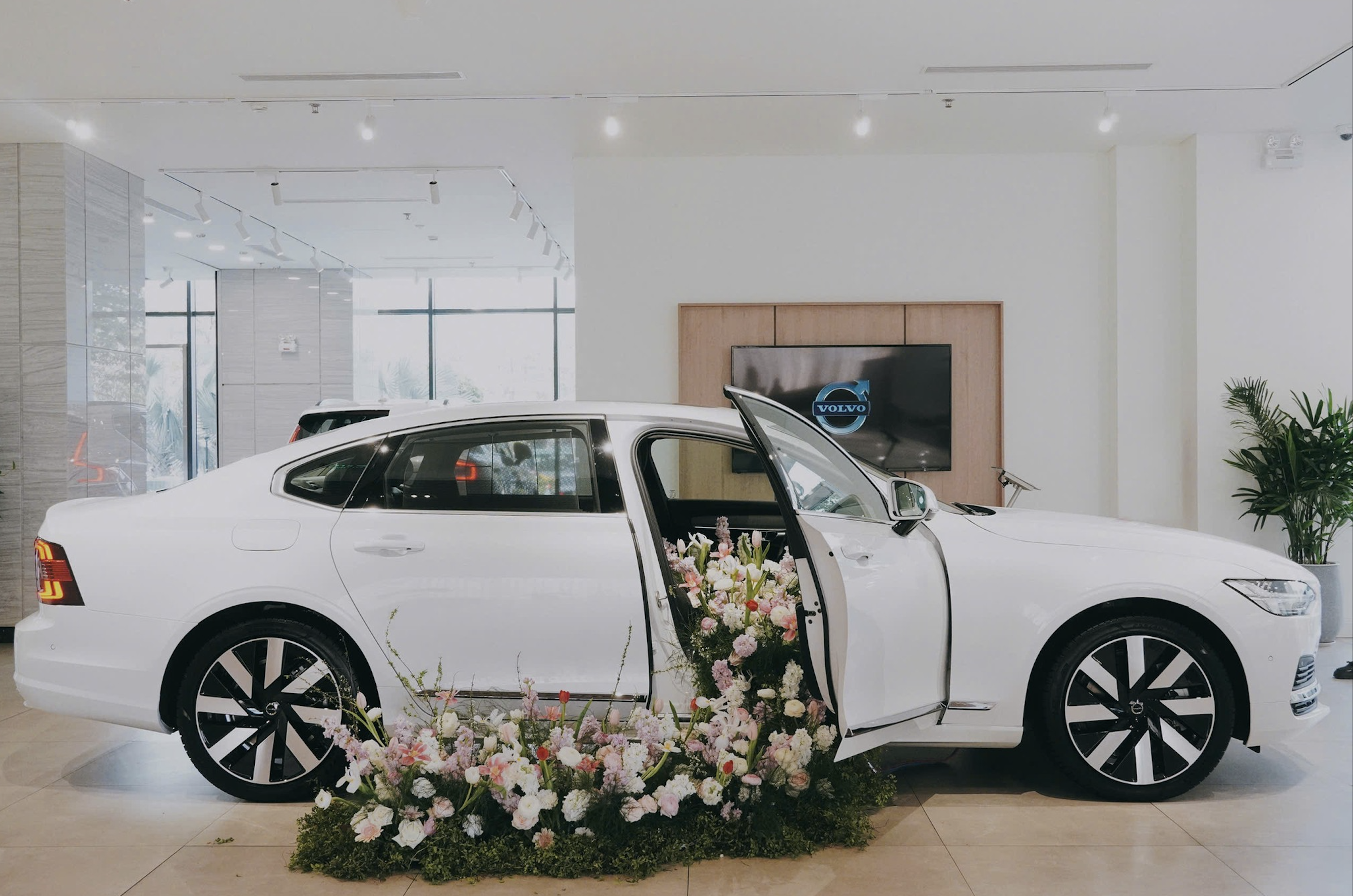 Volvo S90: Hơn Cả Một Chiếc Xe – Là Phong Cách Sống