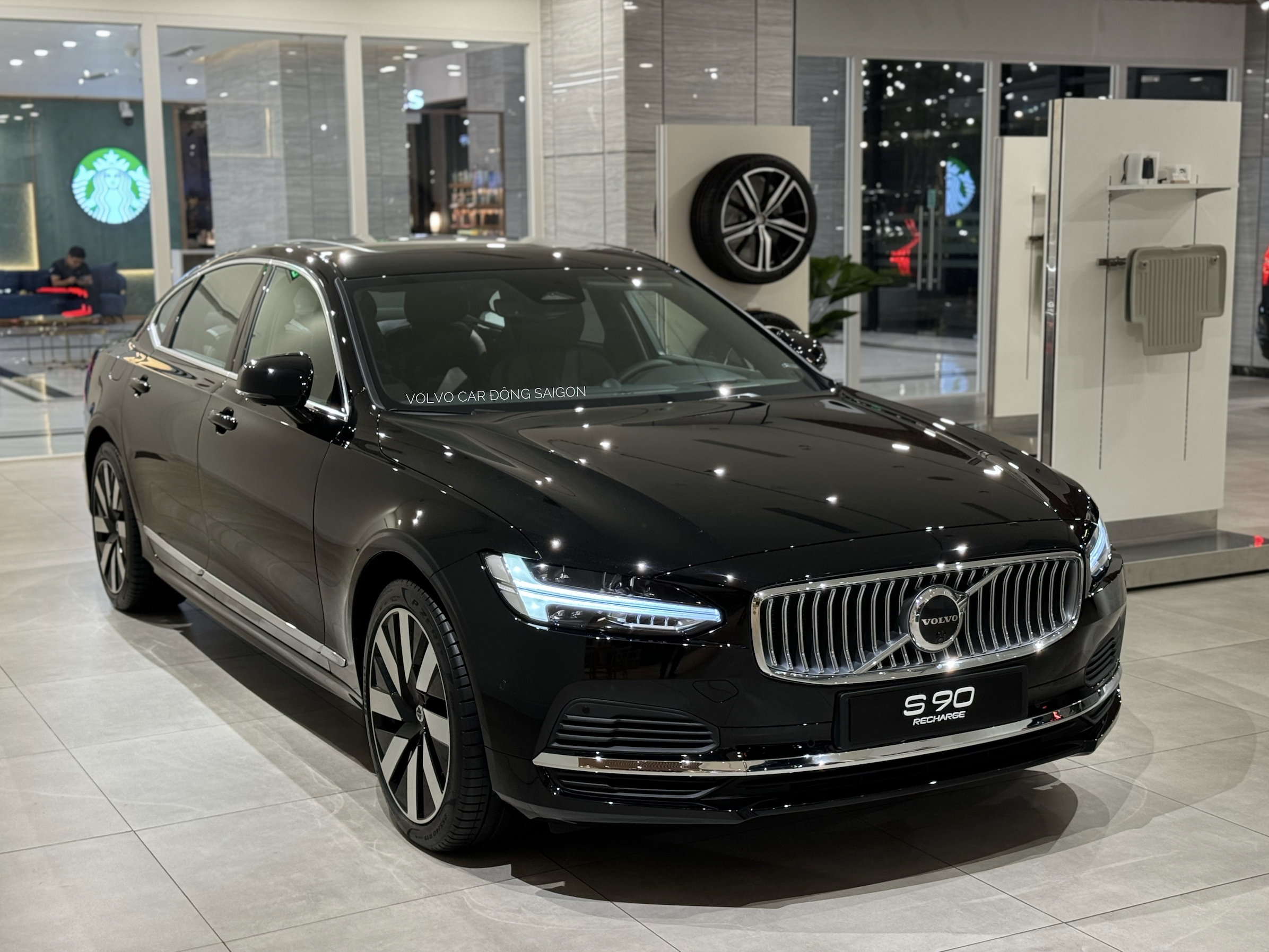 Volvo S90 Màu Đen
