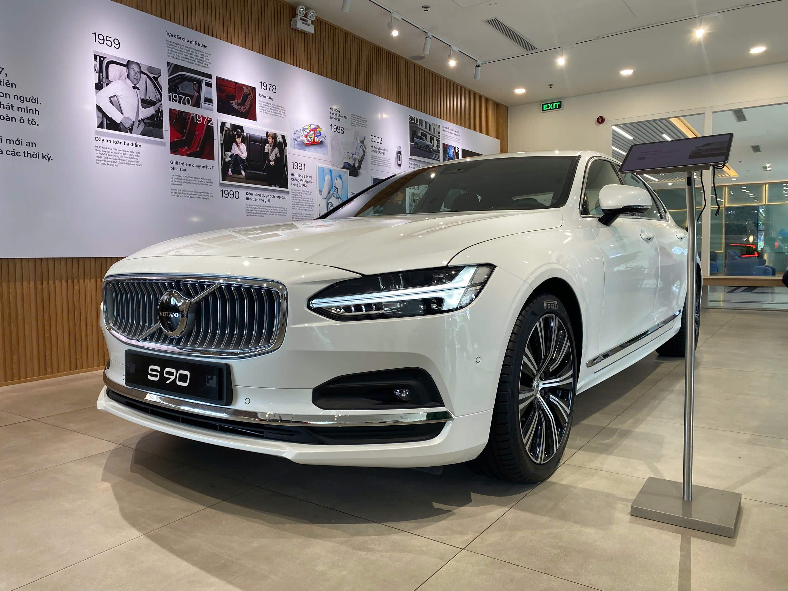 Volvo S90 Ultra 2025