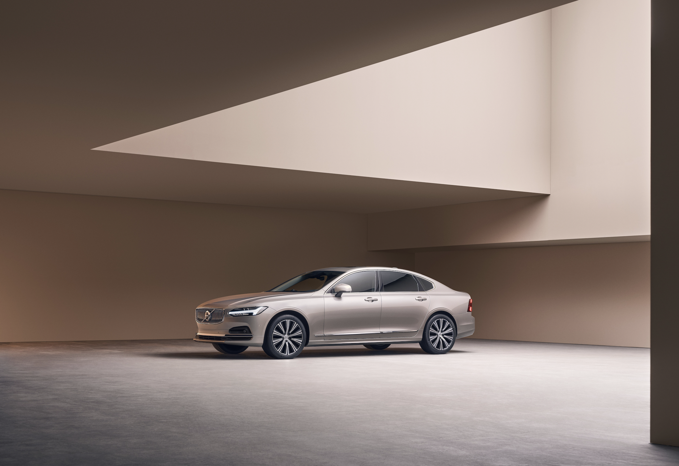 Volvo S90 Sedan Hạng Sang : Lựa Chọn Lý Tưởng Cho Doanh Nhân Thành Đạt