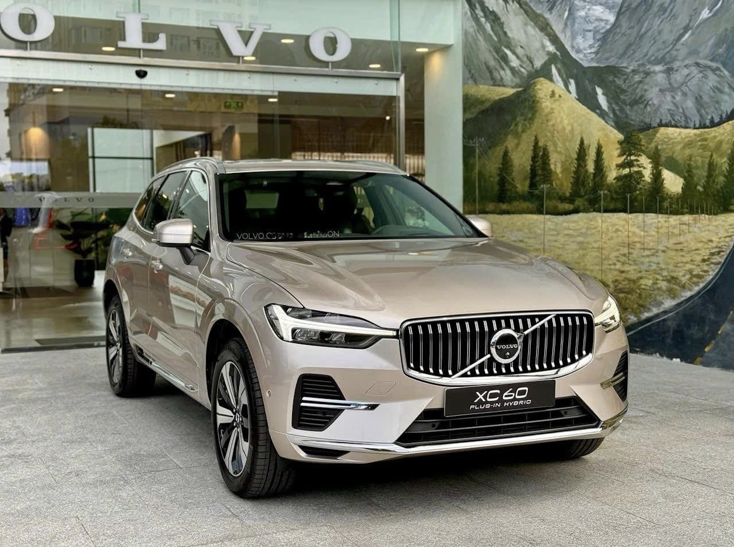 Volvo XC60: Cùng phân khúc với những mẫu xe nào?