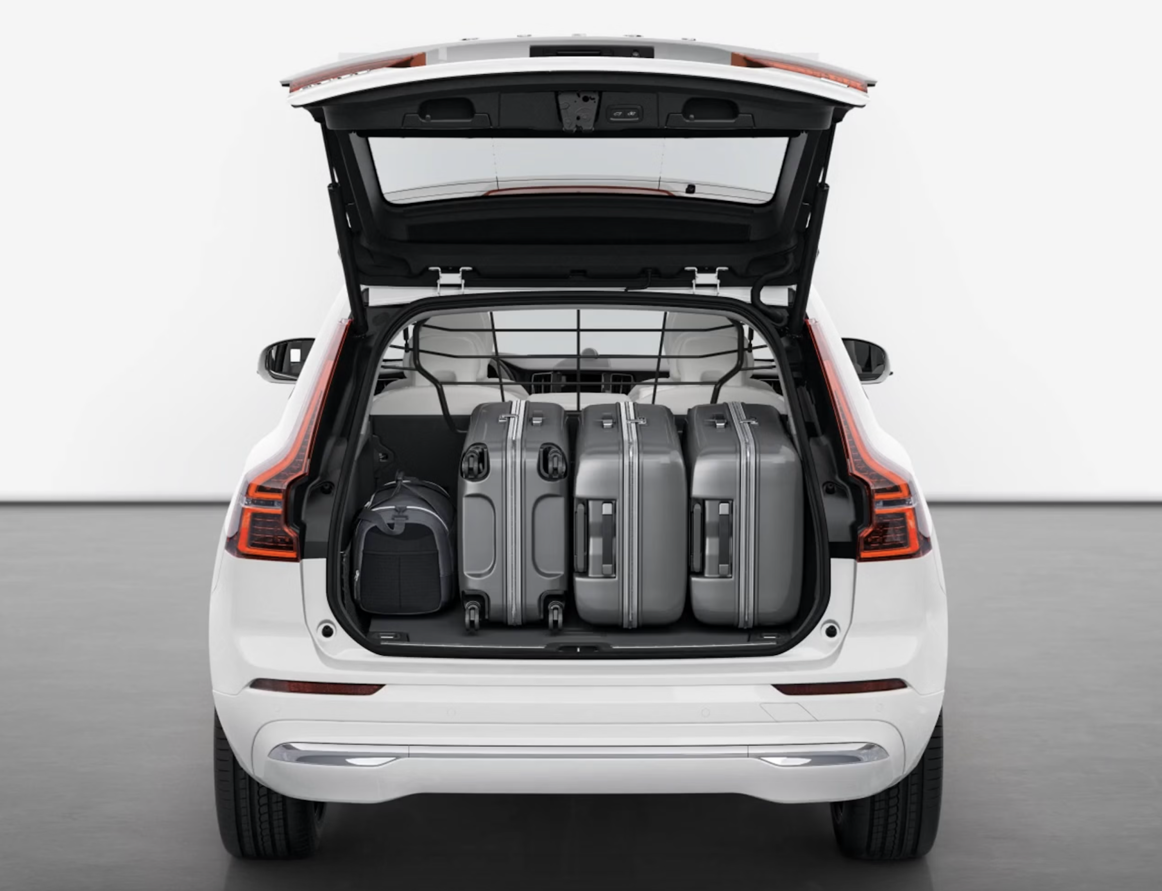Các đối thủ cùng phân khúc của Volvo XC60