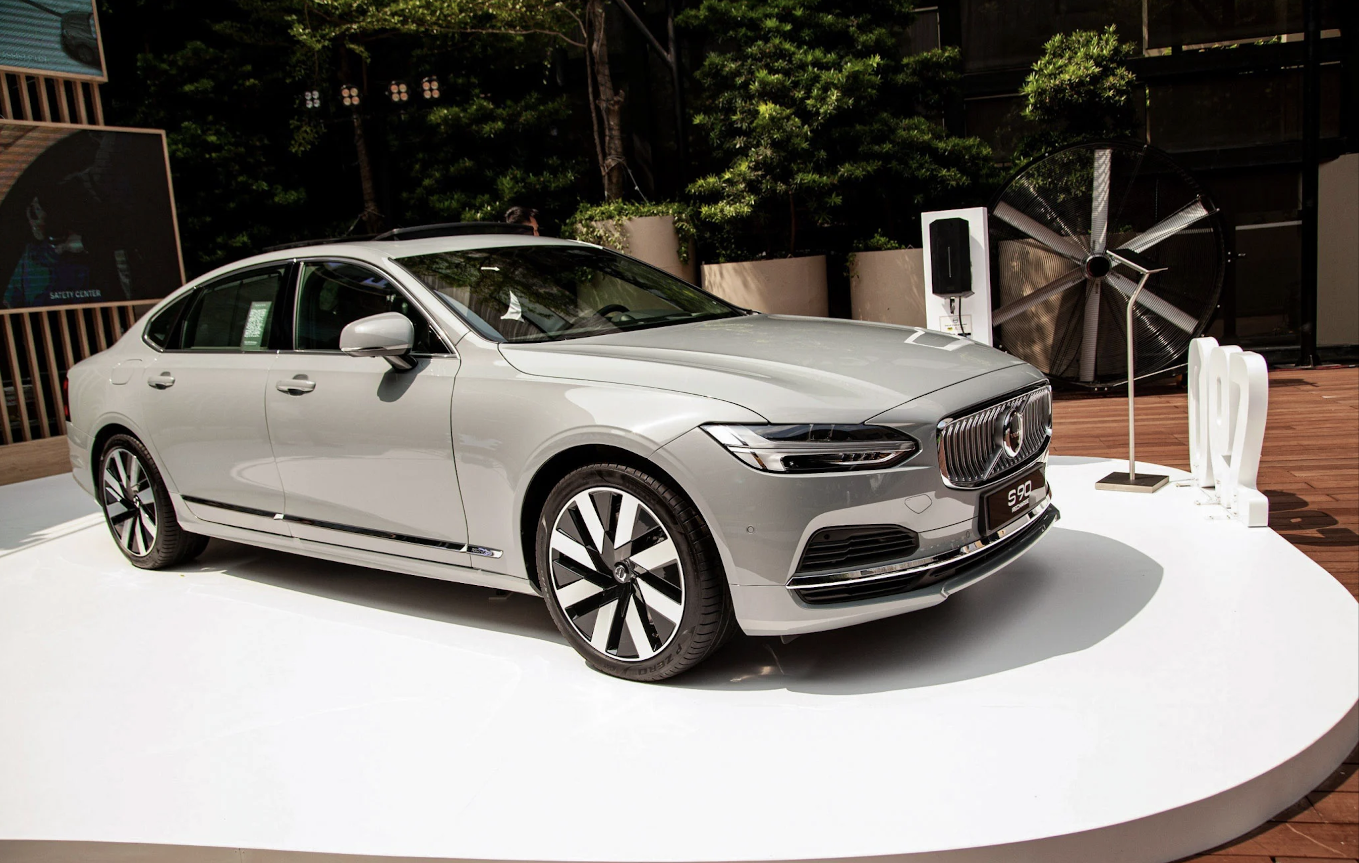 Volvo XC60 Plug-in Hybrid Ultra: Giải pháp tiết kiệm cho môi trường đô thị