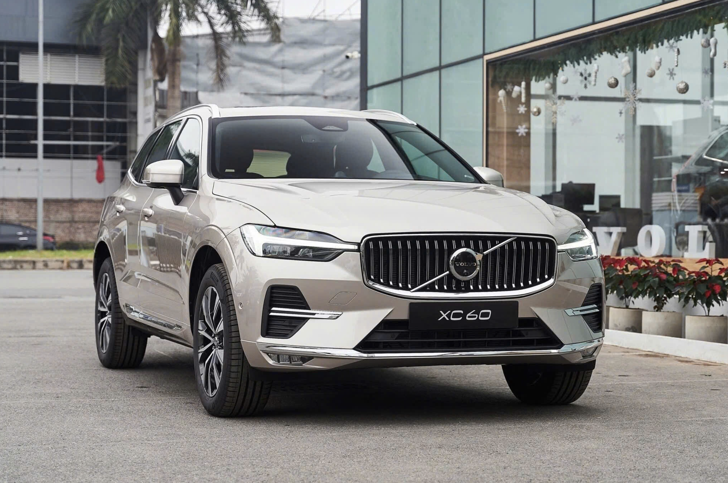 Thông Số Kỹ Thuật Xe Volvo XC60 Ultra 2025