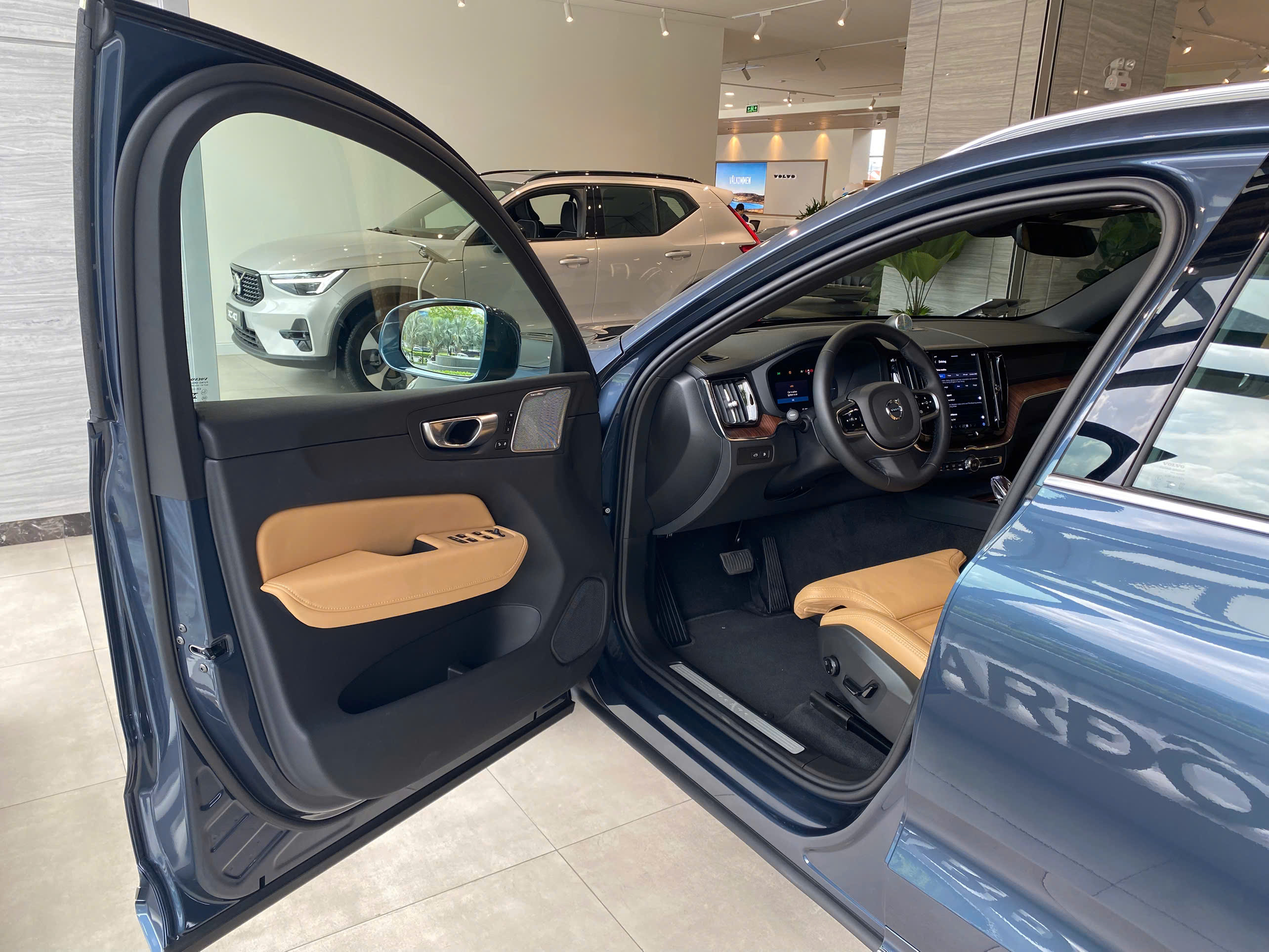 Hình Ảnh Xe Volvo XC60 Ultra Thực Tế