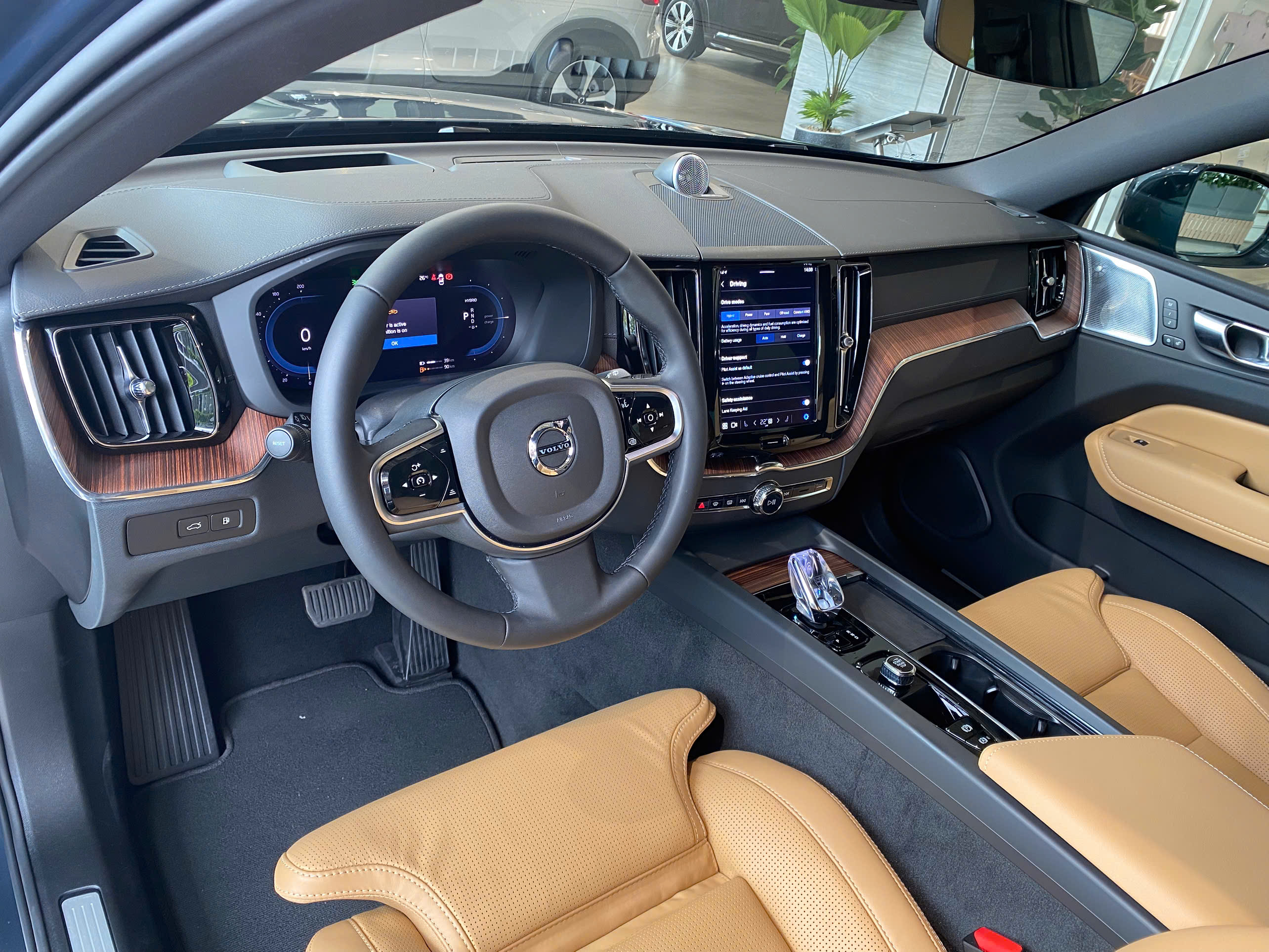 Hình Ảnh Xe Volvo XC60 Ultra Thực Tế