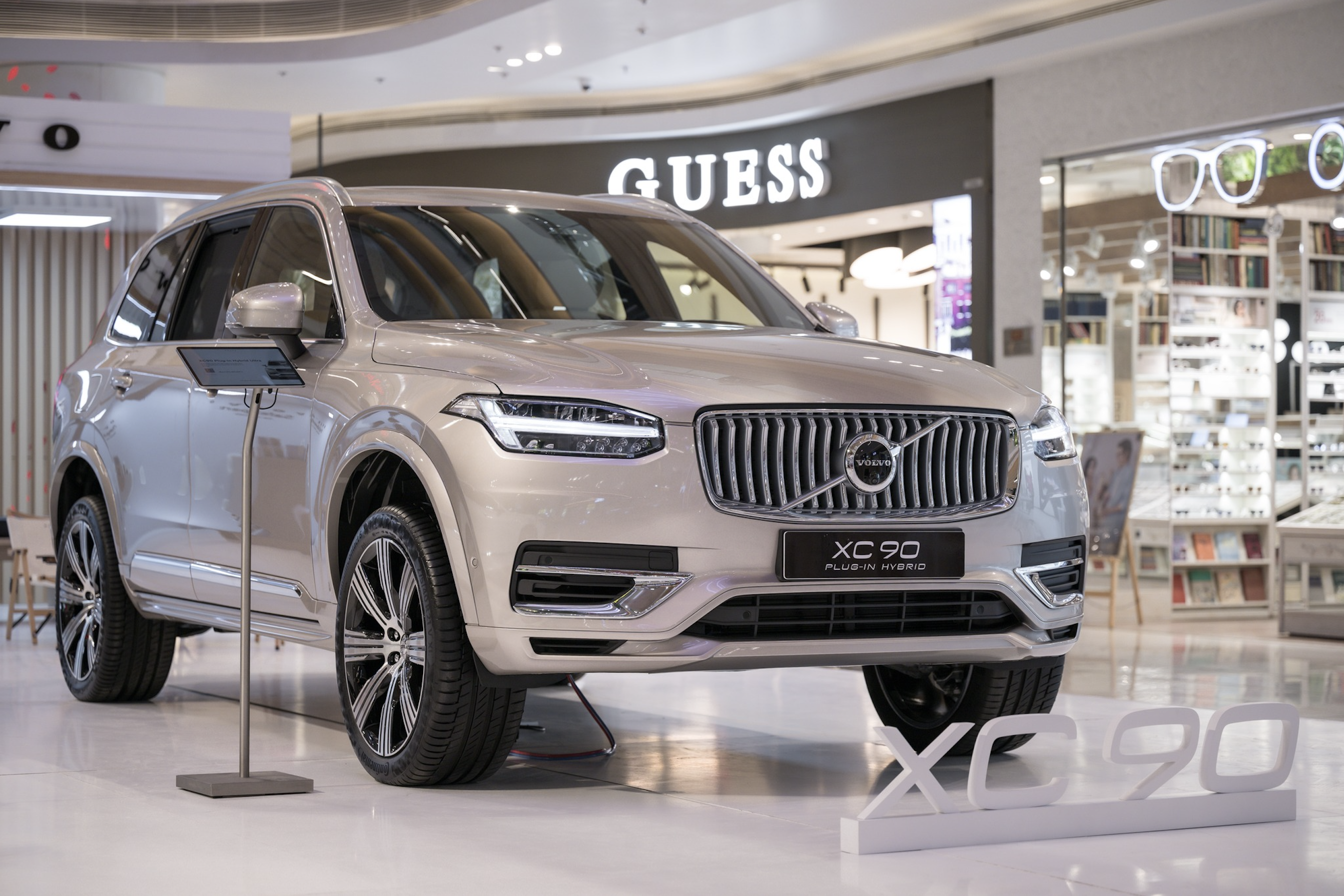 Phân khúc SUV hạng sang cỡ lớn: Cuộc chiến của những "kẻ dẫn đầu"