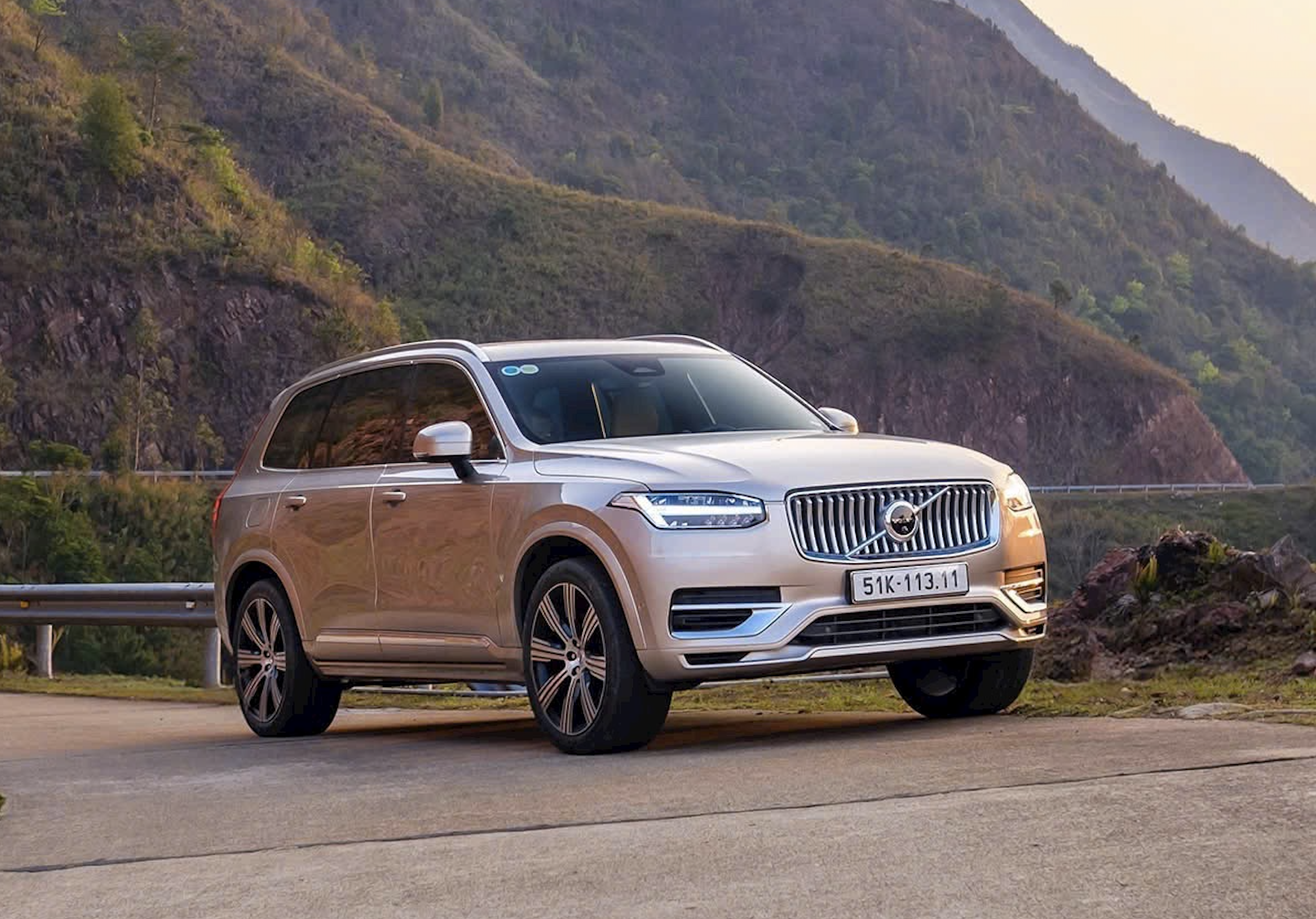 Volvo XC90: Ngoại Thất Và Nội Thất Có Những Màu Gì?