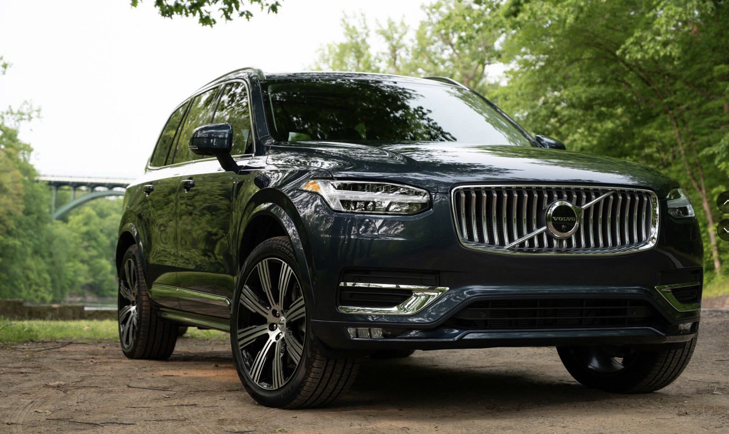Volvo XC90 màu Đen
