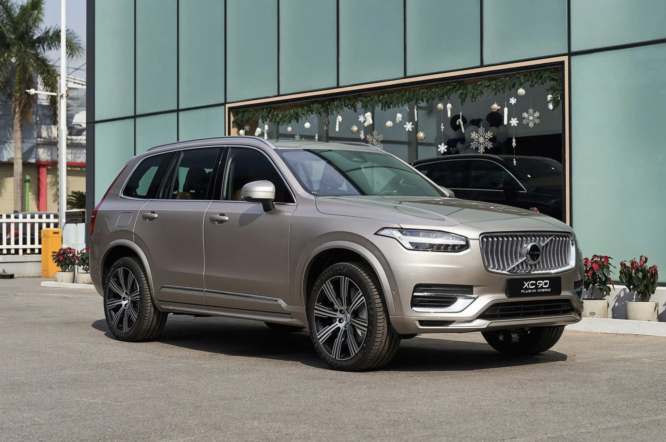 Volvo XC90 màu Vàng Đồng