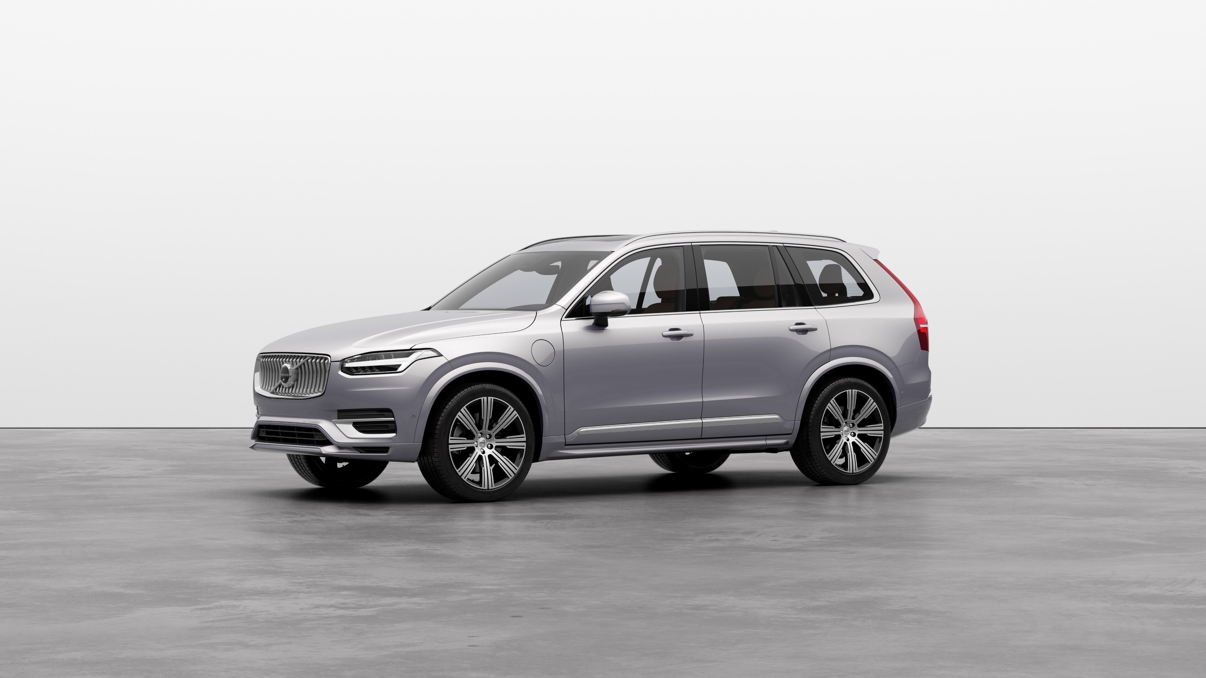 Giá xe Volvo XC90 Plug-in Hybrid Ultra
