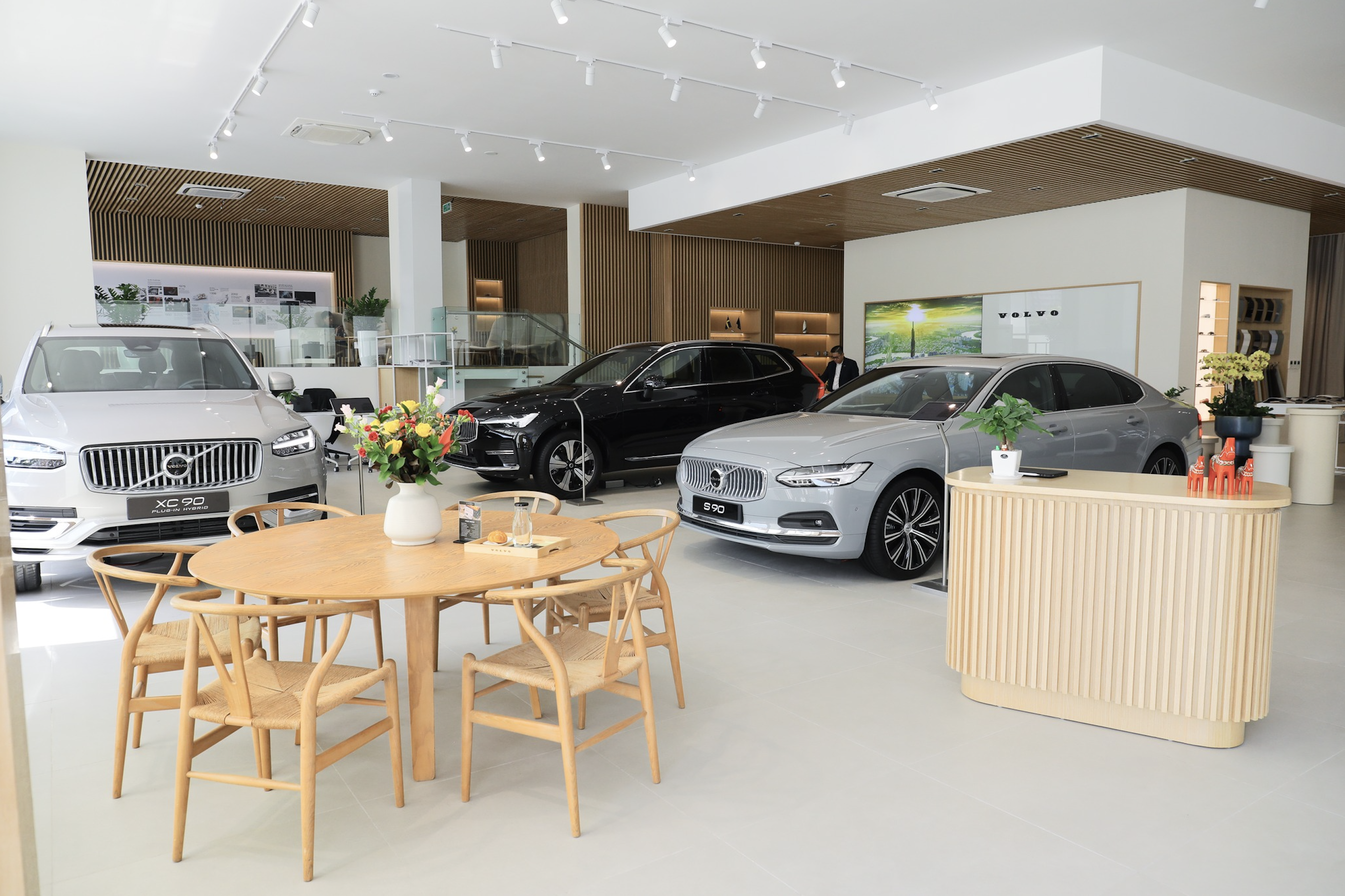 Trải Nghiệm Blind Spot Information System - Hệ Thống Cảnh báo điểm mù trên xe Volvo Tại Volvo Đông Sài Gòn