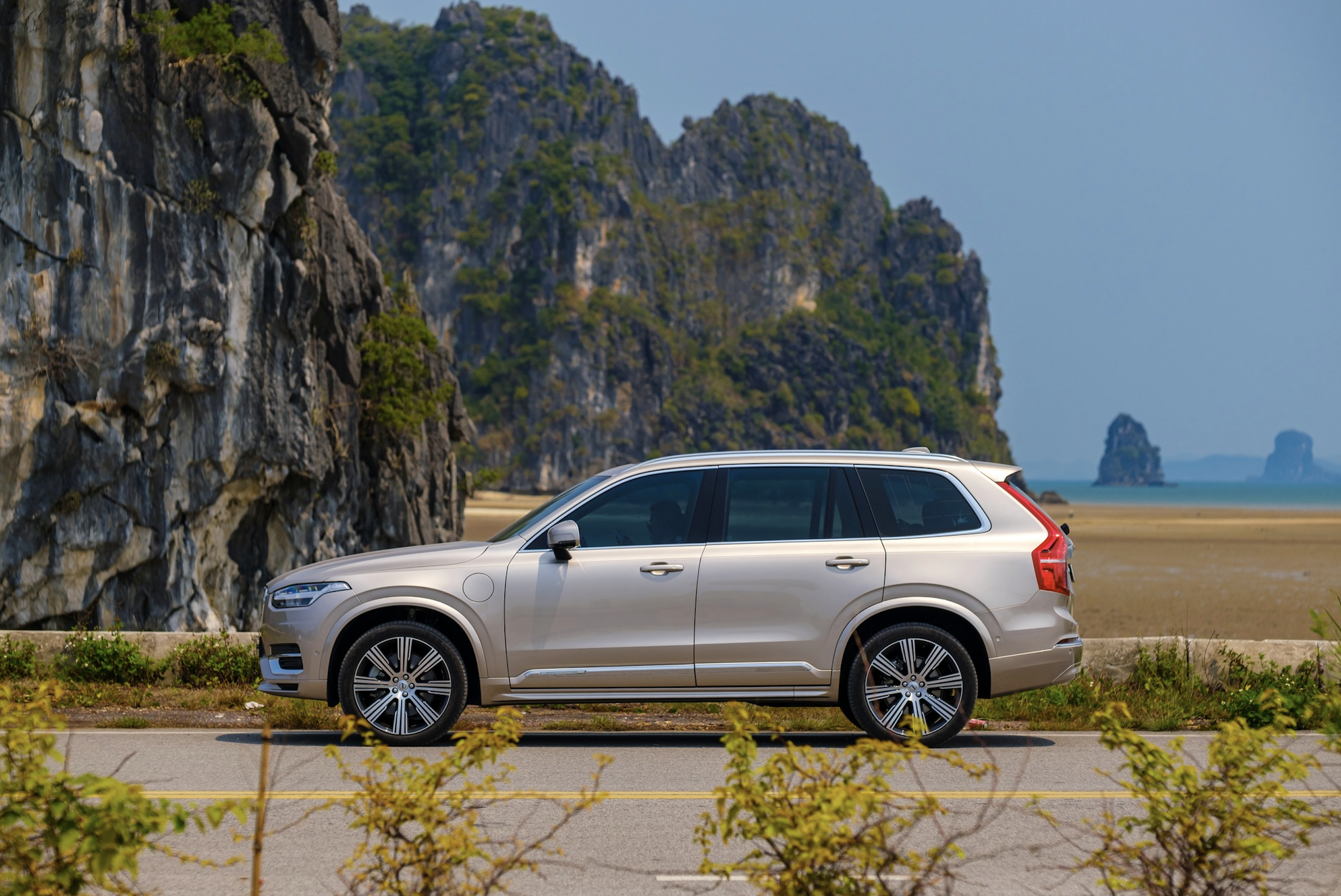 BẢNG GIÁ XE VOLVO VÀ ƯU ĐÃI NỔI BẬT THÁNG 10/2025