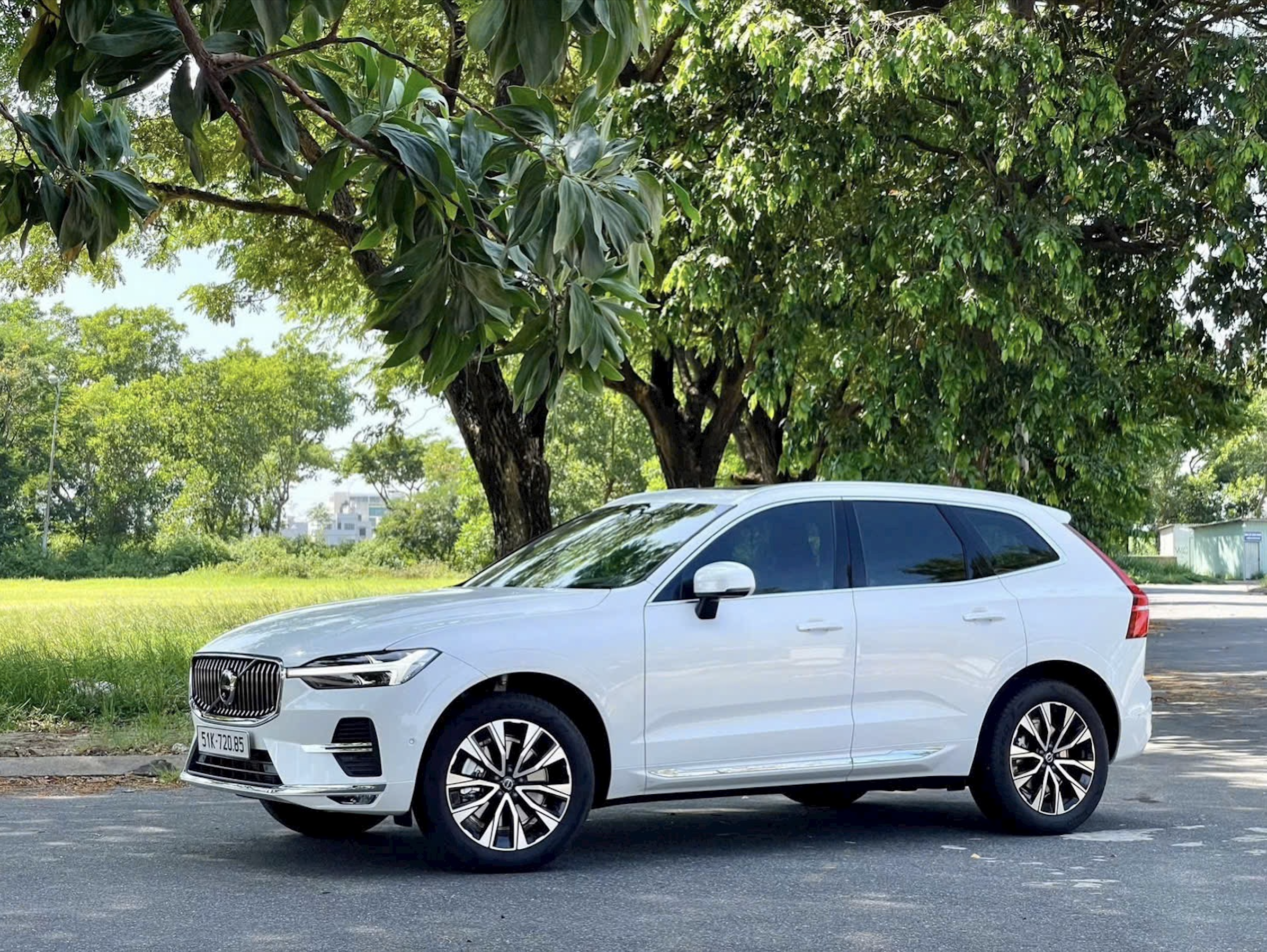 Giá xe Volvo XC60 Ultra tháng 9/2025