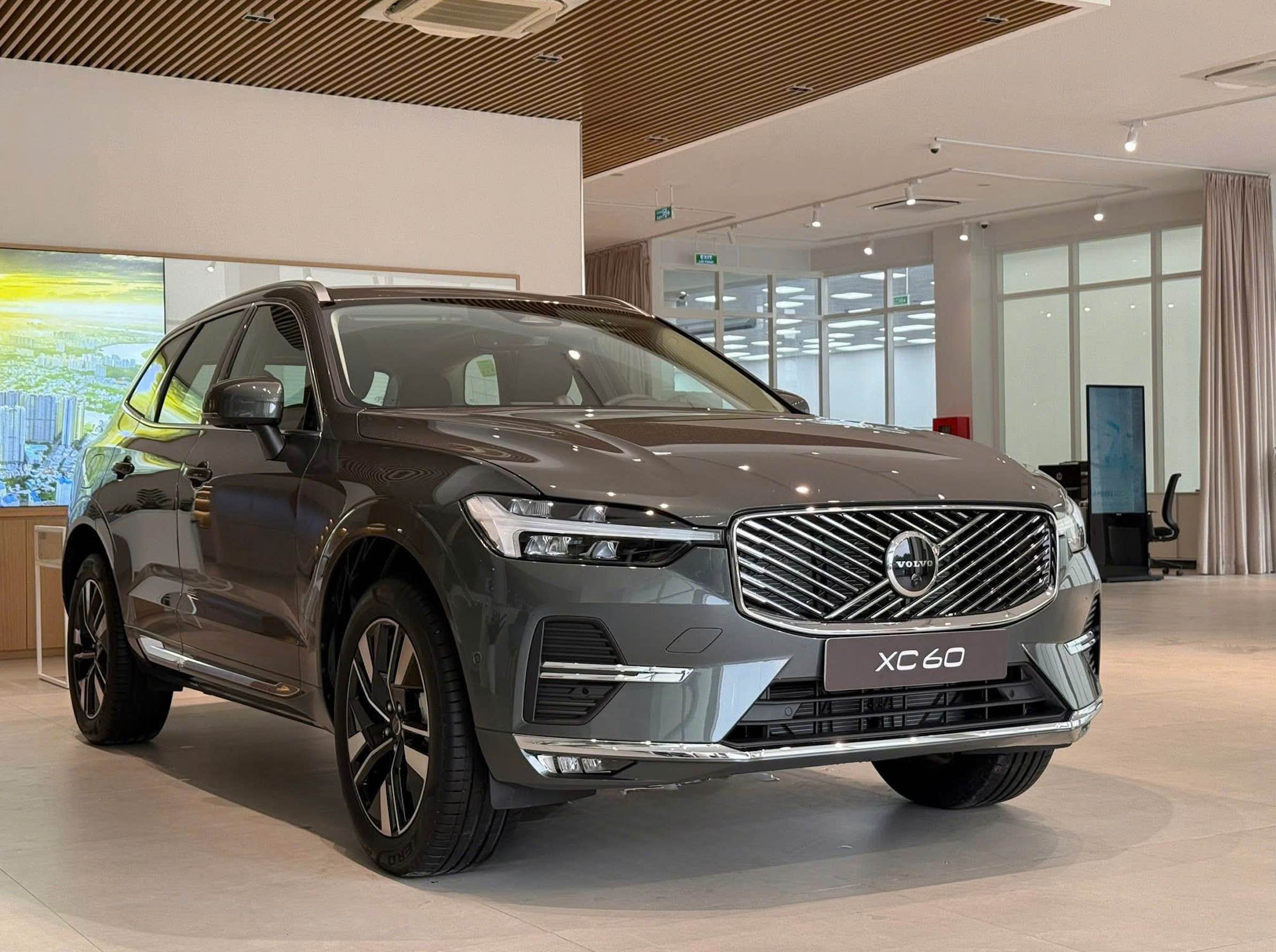 BẢNG GIÁ XE VOLVO XC60 PLUG-IN HYBRID ULTRA