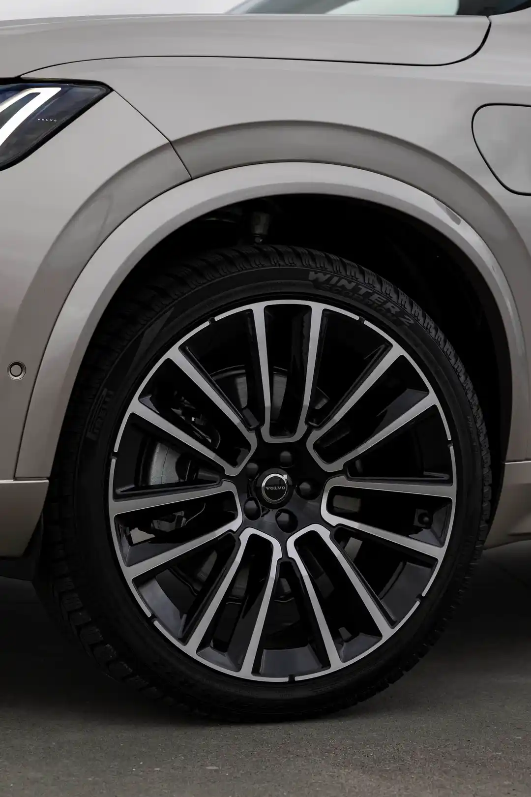 Ngoại thất Scandinavian volvo xc90 plugin hybrid ultra