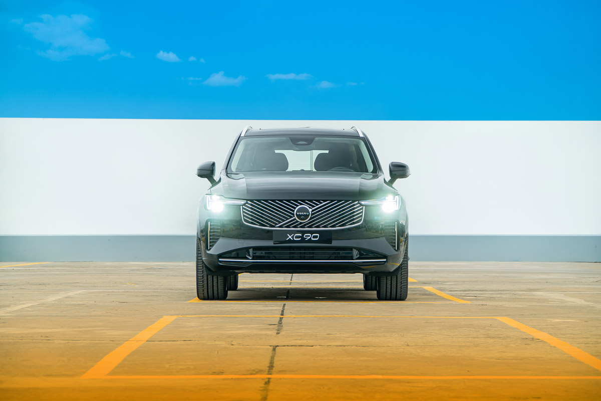 Giá lăn bánh dòng xe Sedan hạng sang Volvo S90 2026