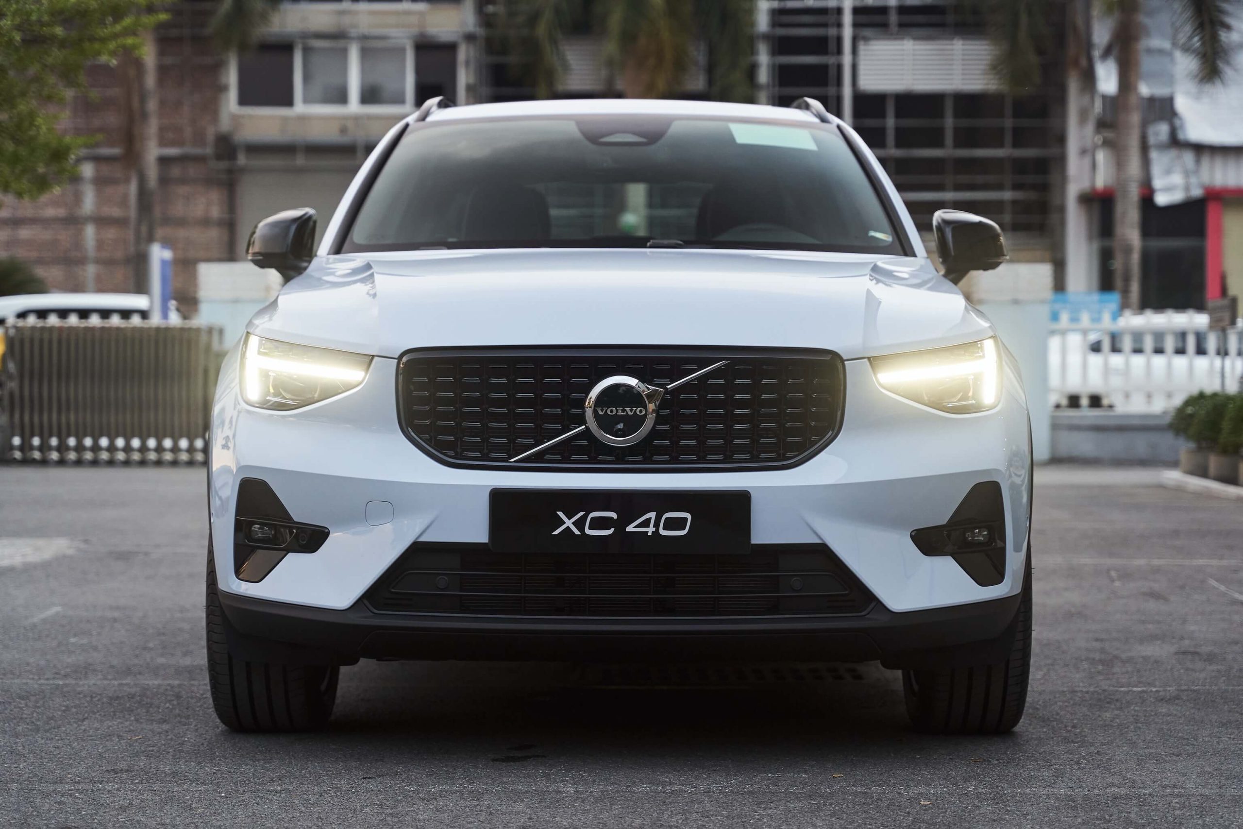 Thiết Kế Ngoại Thất Trẻ Trung Của Volvo XC40 2026