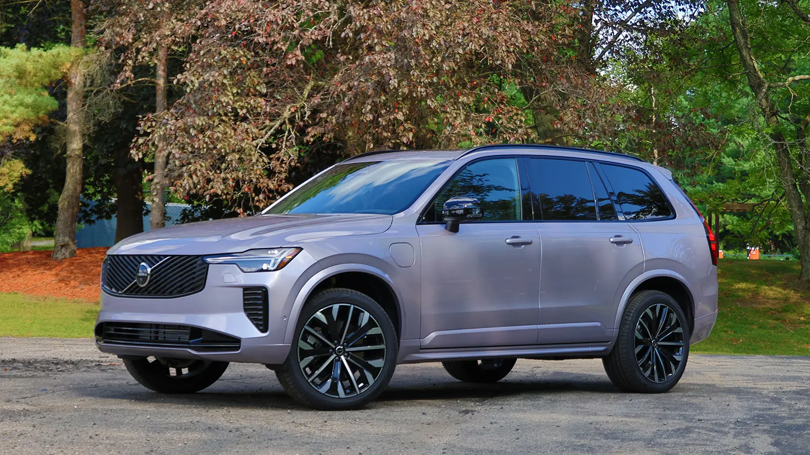 Phân Tích Mức Giá: XC90 So Với Dòng Xe Đô Thị Nhỏ