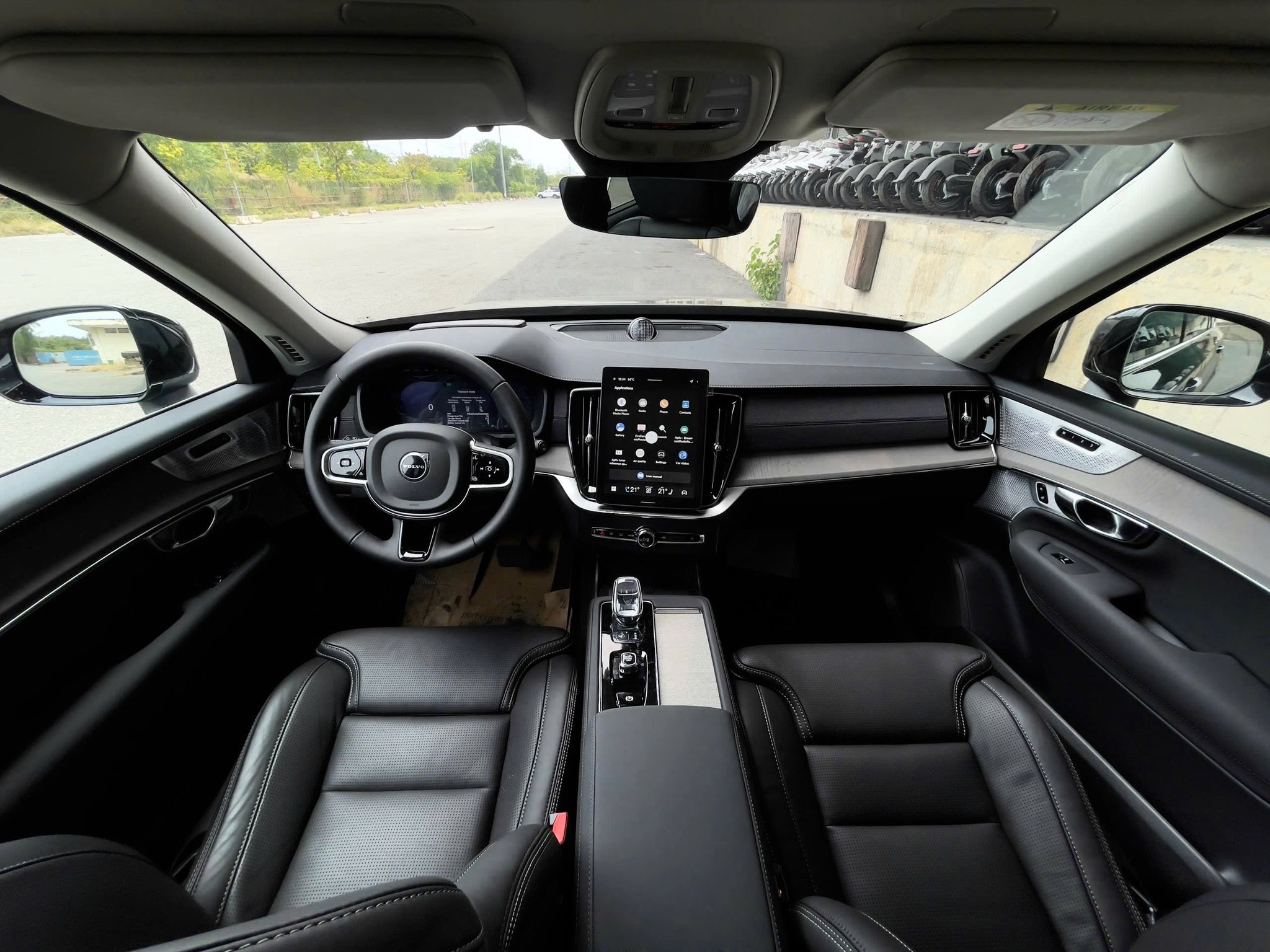 Cần số pha lê Orrefors đẳng cấp của siêu phẩm SUV Volvo XC90 2026