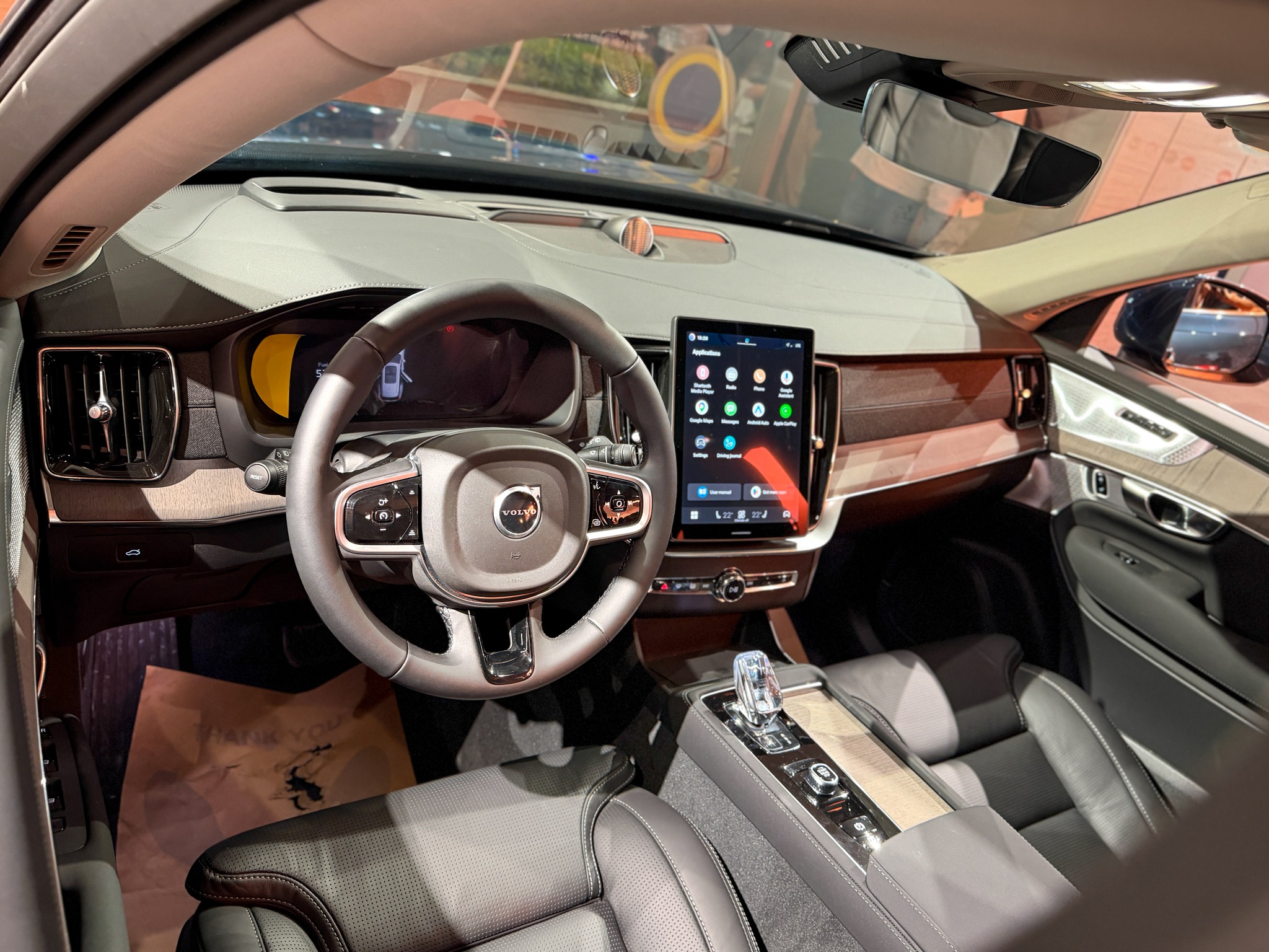 Hệ thống âm thanh Bowers & Wilkins đẳng cấp trên xe Volvo XC90 2026