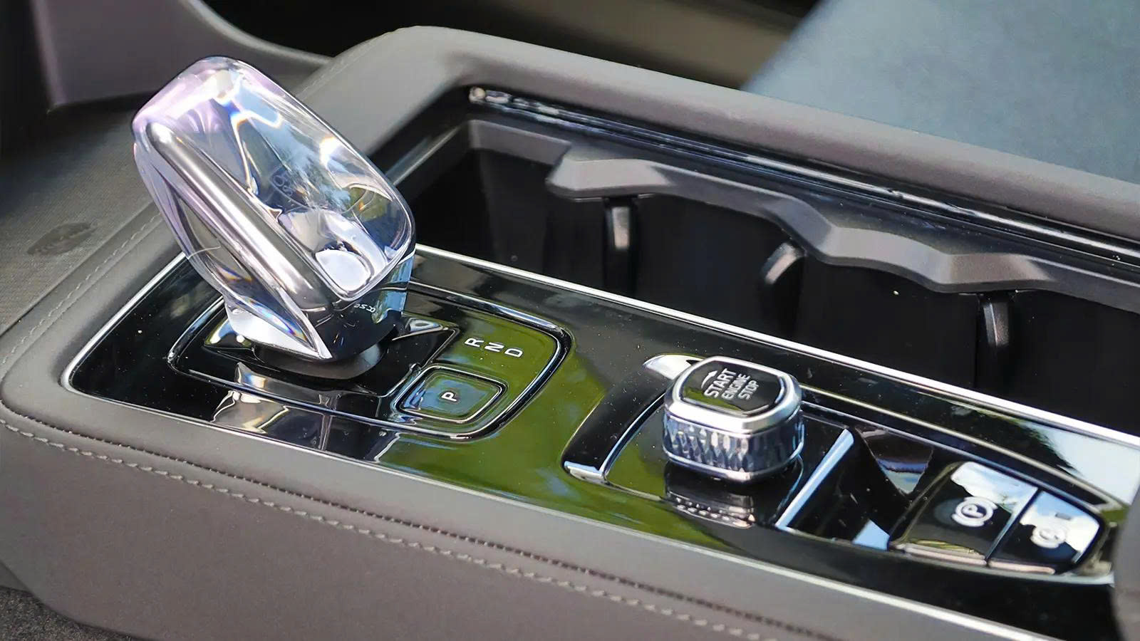 Volvo XC90 2026 SUV Sang Cho Gia Đình