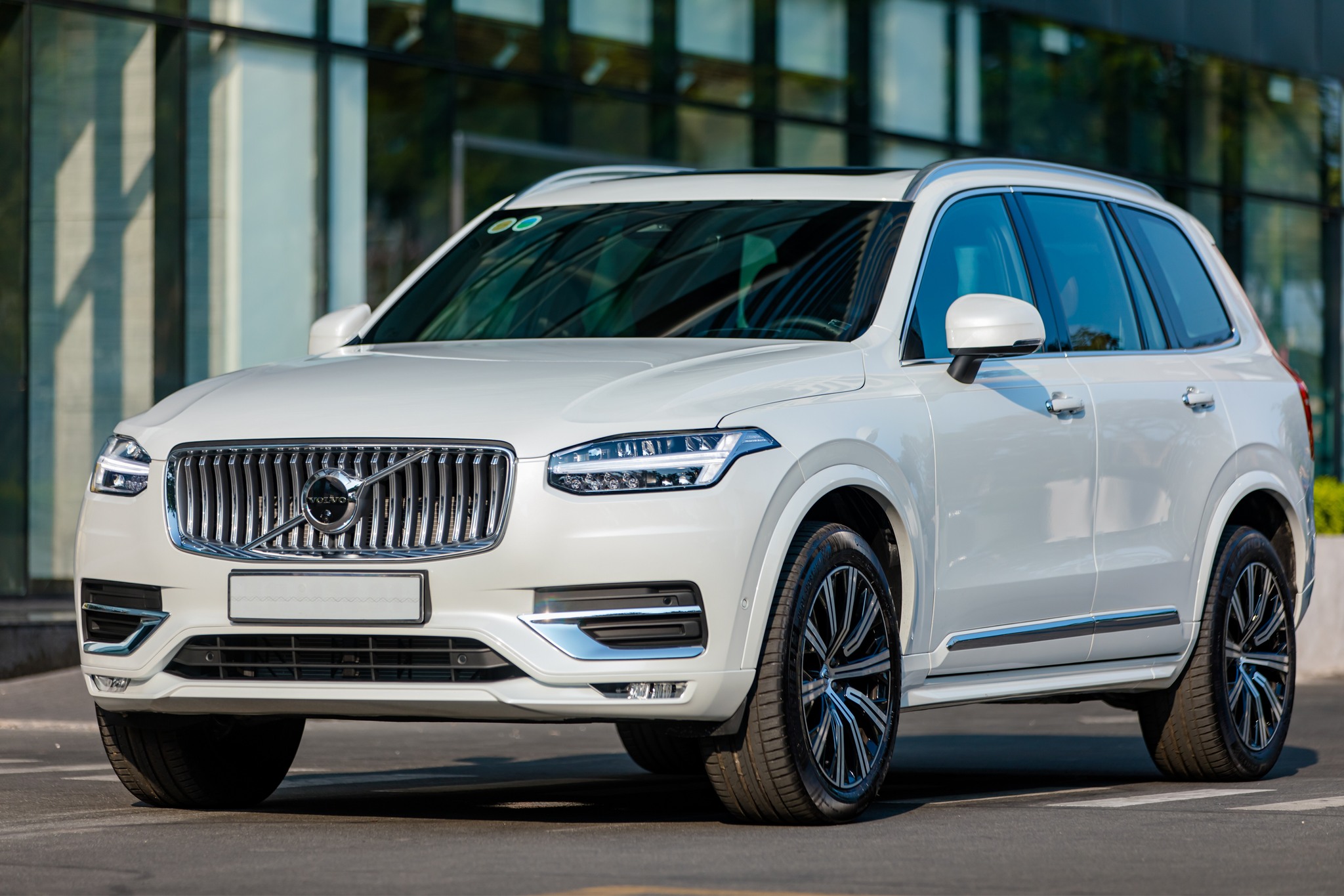 Dàn loa B&W đỉnh cao trên Volvo XC90 Hybrid 2026 bán tại Cần Thơ