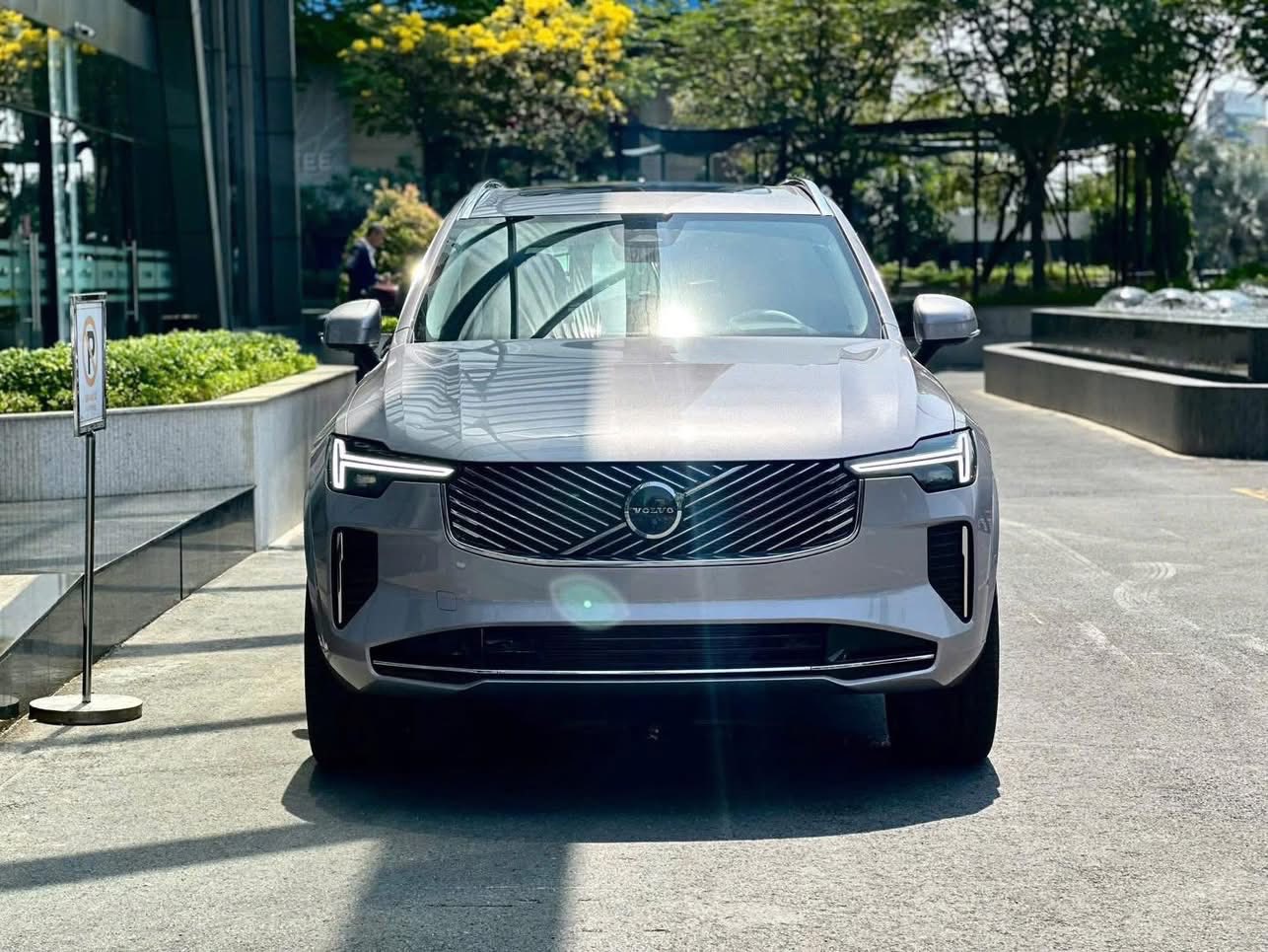 Thiết kế nội thất Bắc Âu trên xe Volvo XC90 Hybrid 2026 Bình Dương