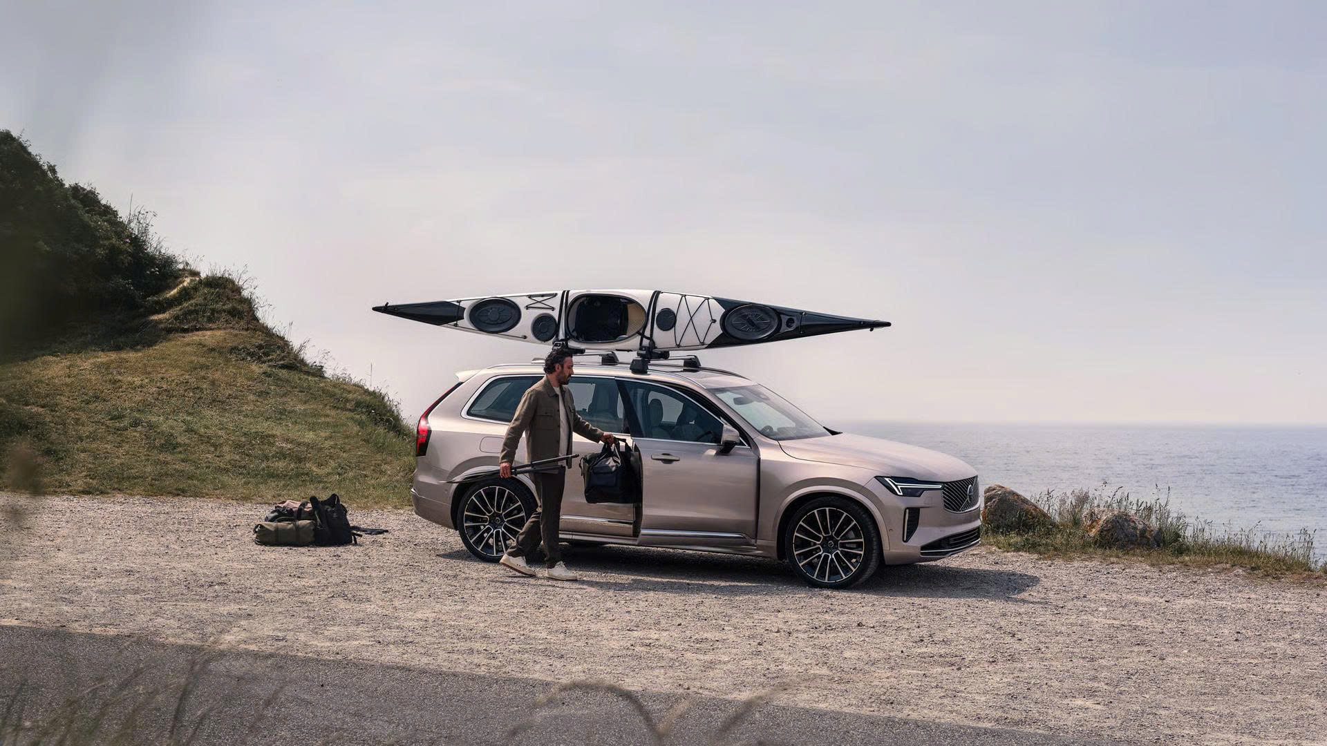 Volvo XC90 Hybrid 2026 giá bao nhiêu tiền