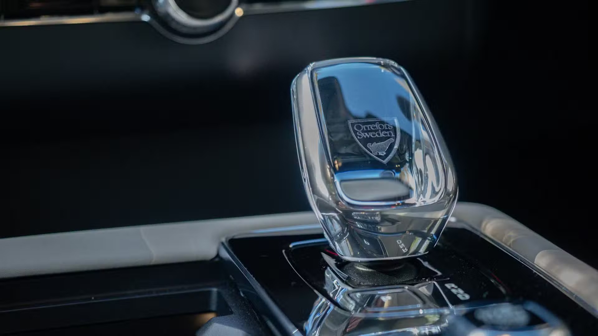 Thỏa mãn đam mê tốc độ cùng Volvo XC90 Hybrid 2026 khả năng tăng tốc ấn tượng