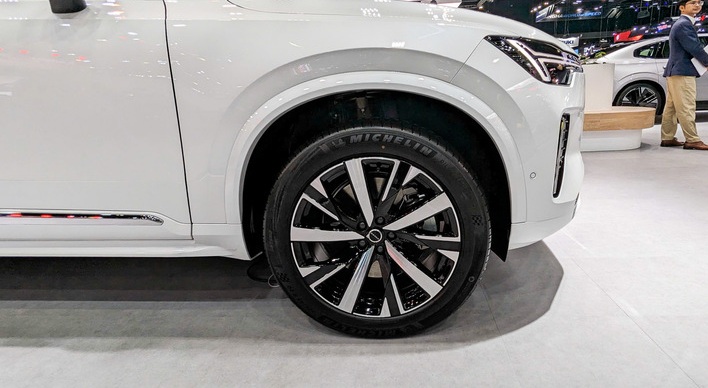 Hỗ trợ trả góp kèm Volvo XC90 Hybrid 2026 khuyến mãi hôm nay