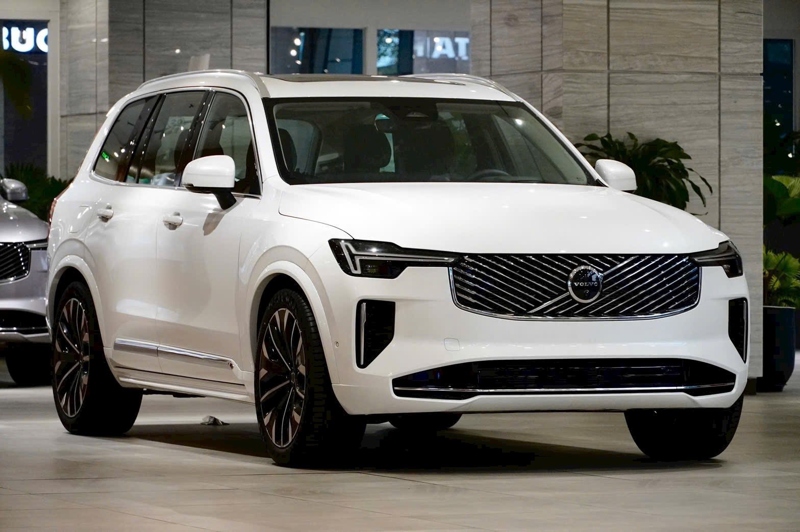 Nét thiết kế Bắc Âu bên trong khoang lái của chiếc Volvo XC90 Ultra 2026